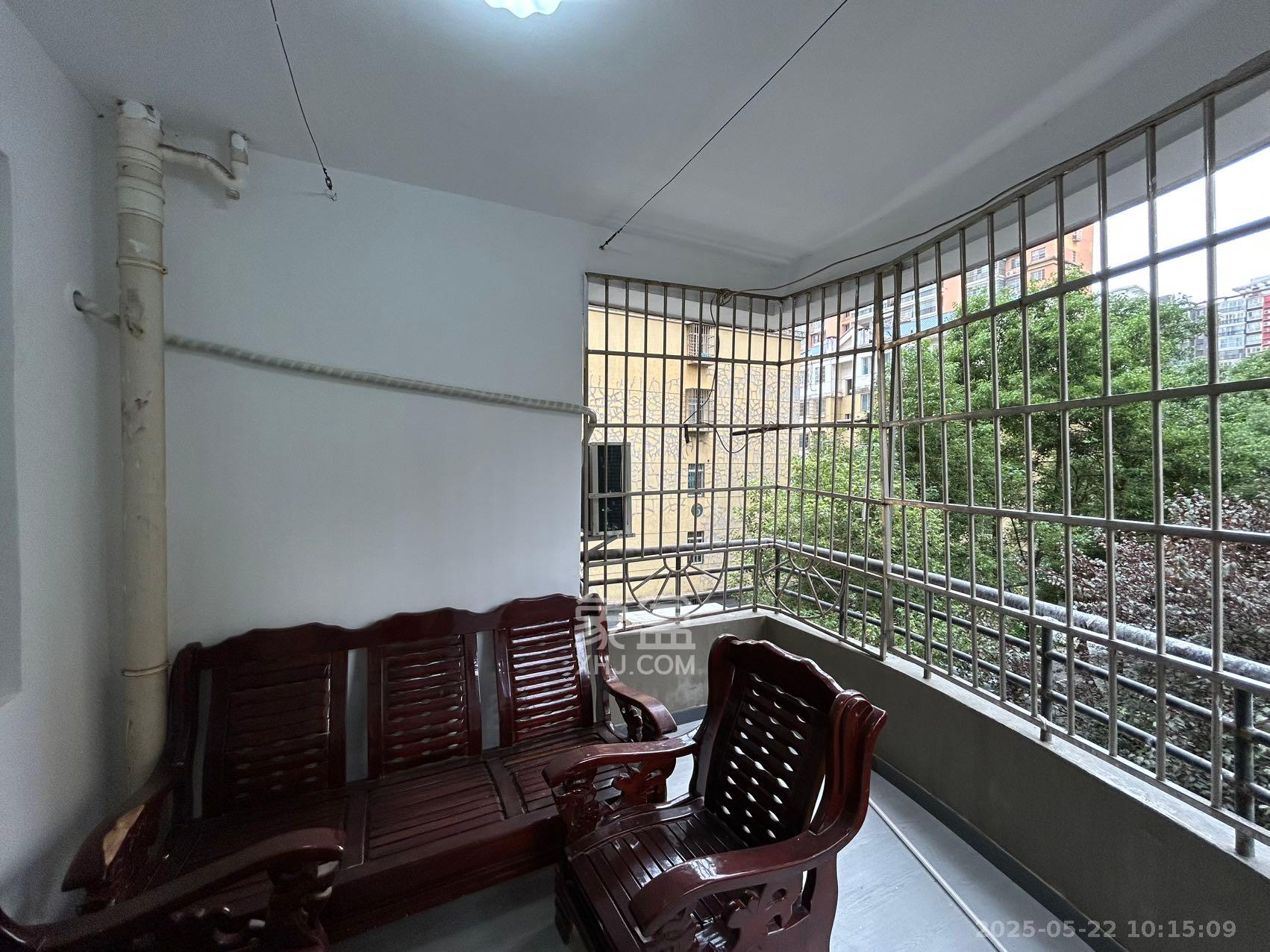 红树湾 4室2厅2卫 2400.0元/月 红树湾 4室2厅2卫 2400.0元/月室内图