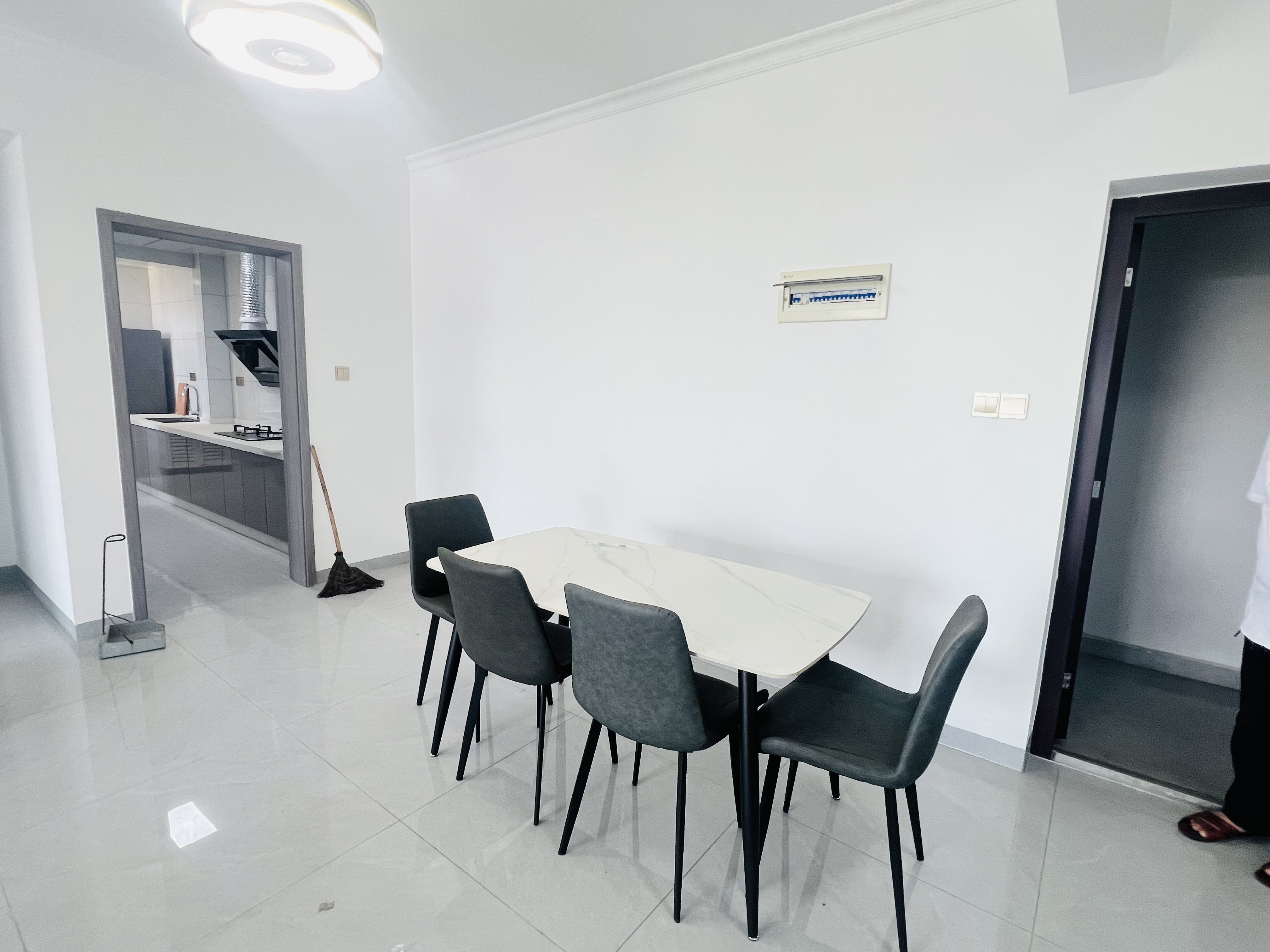 康雅苑 3室2厅2卫 1800.0元/月 康雅苑 3室2厅2卫 1800.0元/月室内图