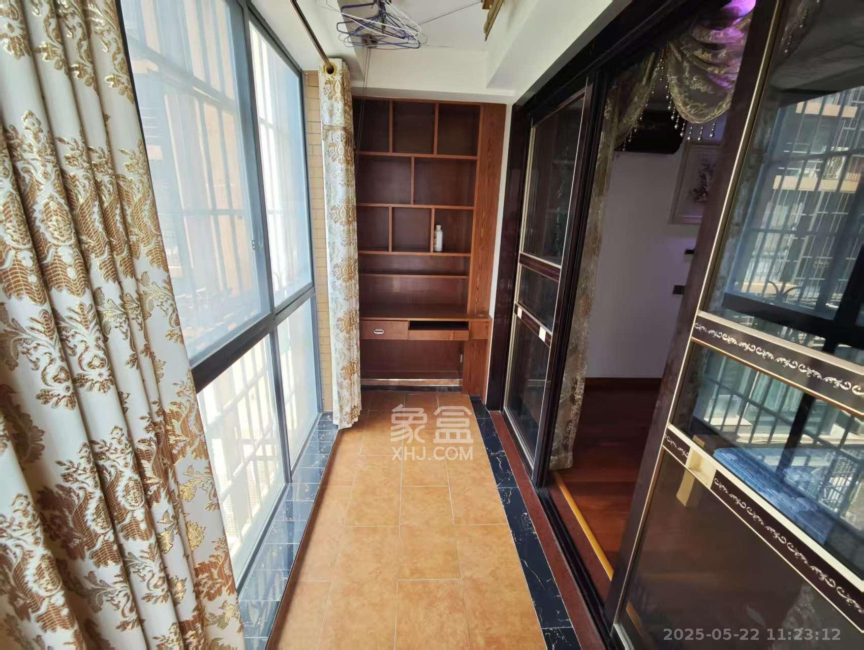 山水嘉园 4室2厅2卫 2300.0元/月 山水嘉园 4室2厅2卫 2300.0元/月室内图