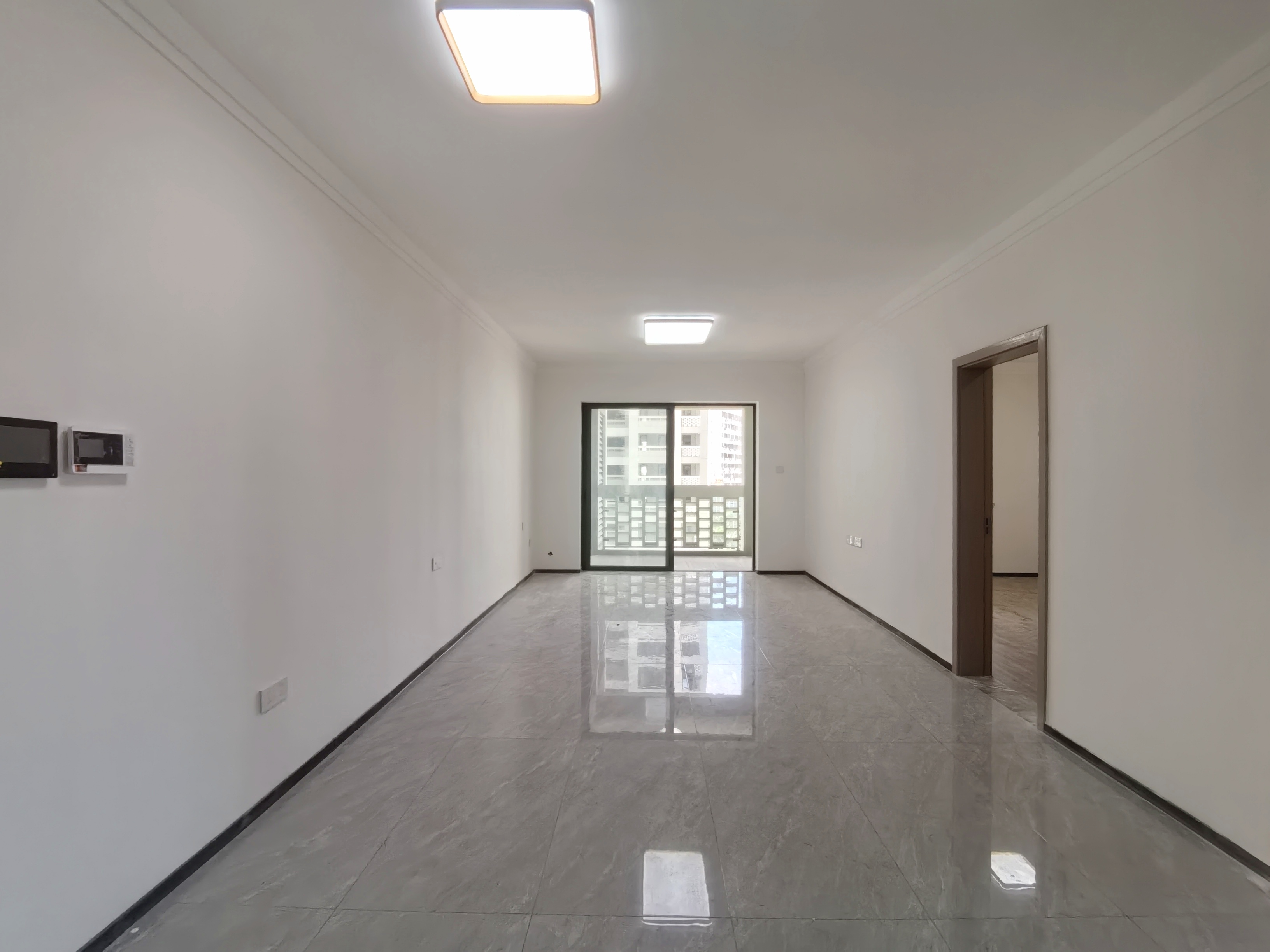 海府大院(海府路41号)  3室2厅2卫    3500.0元/月 海府大院(海府路41号)  3室2厅2卫    3500.0元/月室内图