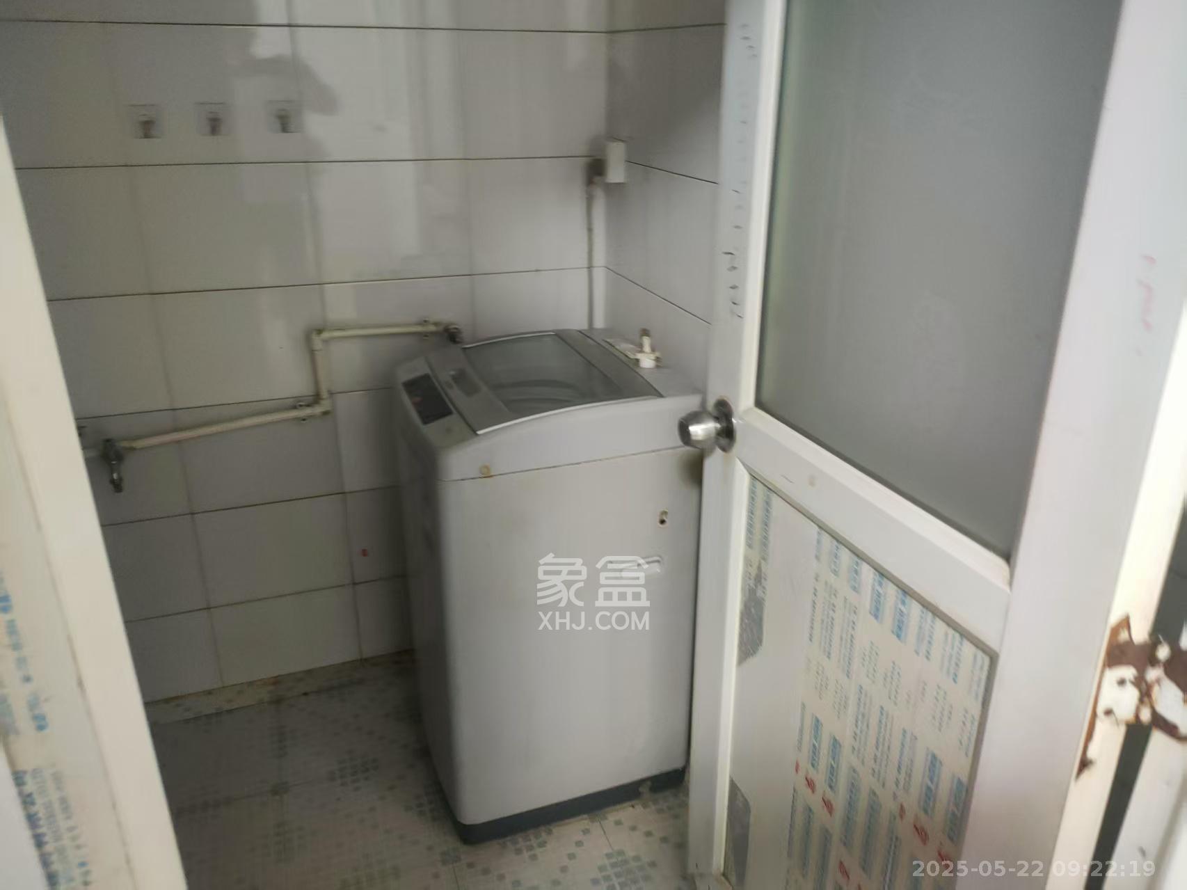 张公岭安置小区 2室1厅1卫 900.0元/月 张公岭安置小区 2室1厅1卫 900.0元/月室内图