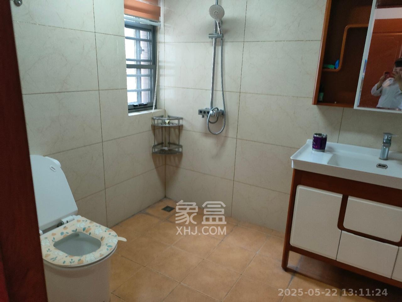 八方小区B区  3室2厅2卫   5800.00元/月