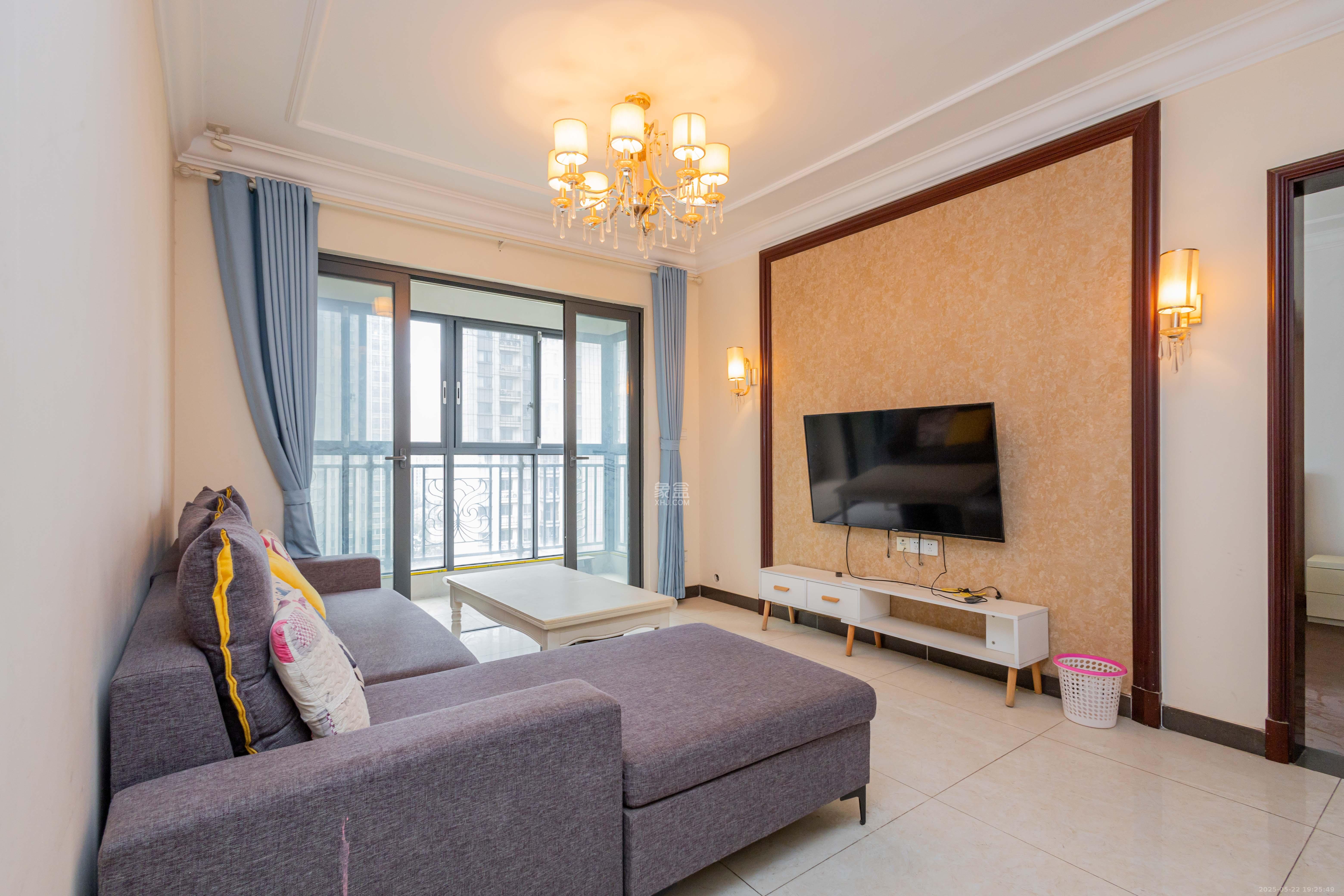 恒大江湾 3室2厅1卫 88.0万 恒大江湾 3室2厅1卫 88.0万客厅