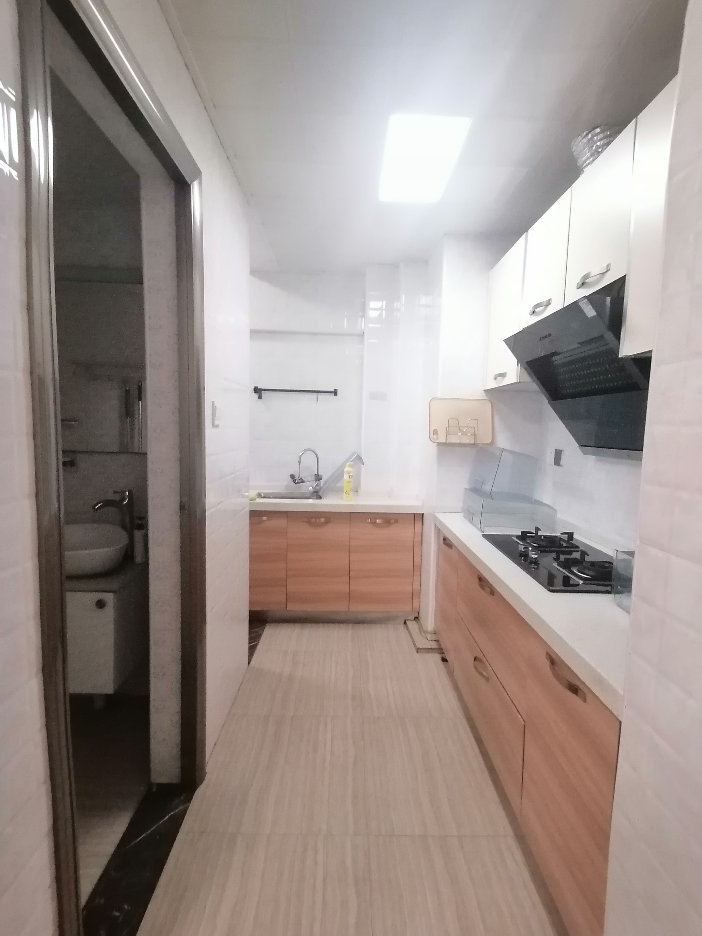 中建国际大厦  2室1厅1卫   1700.00元/月室内图