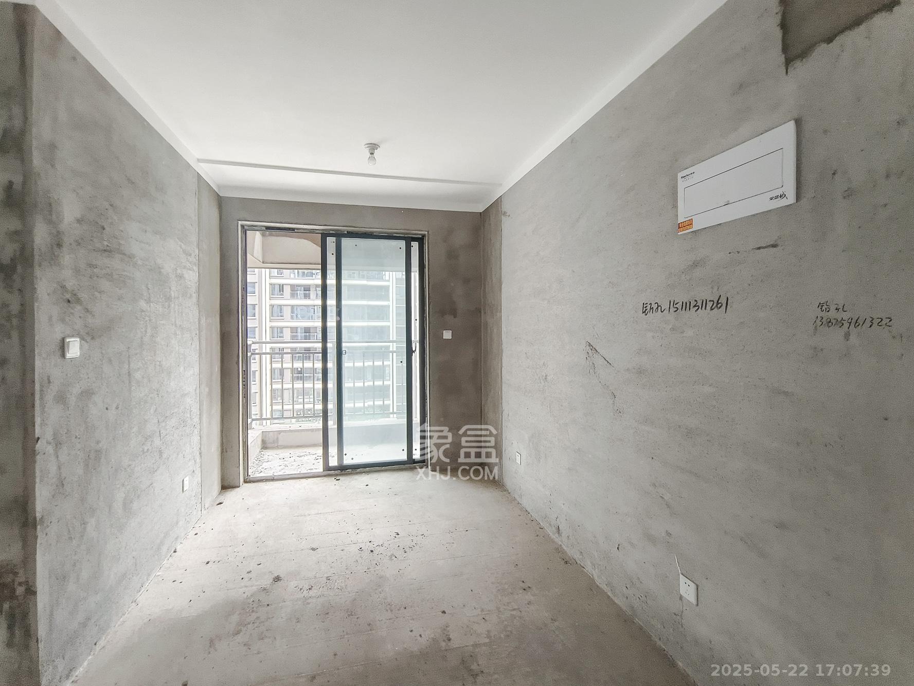 荣盛城 4室2厅1卫 86.0万 荣盛城 4室2厅1卫 86.0万其他