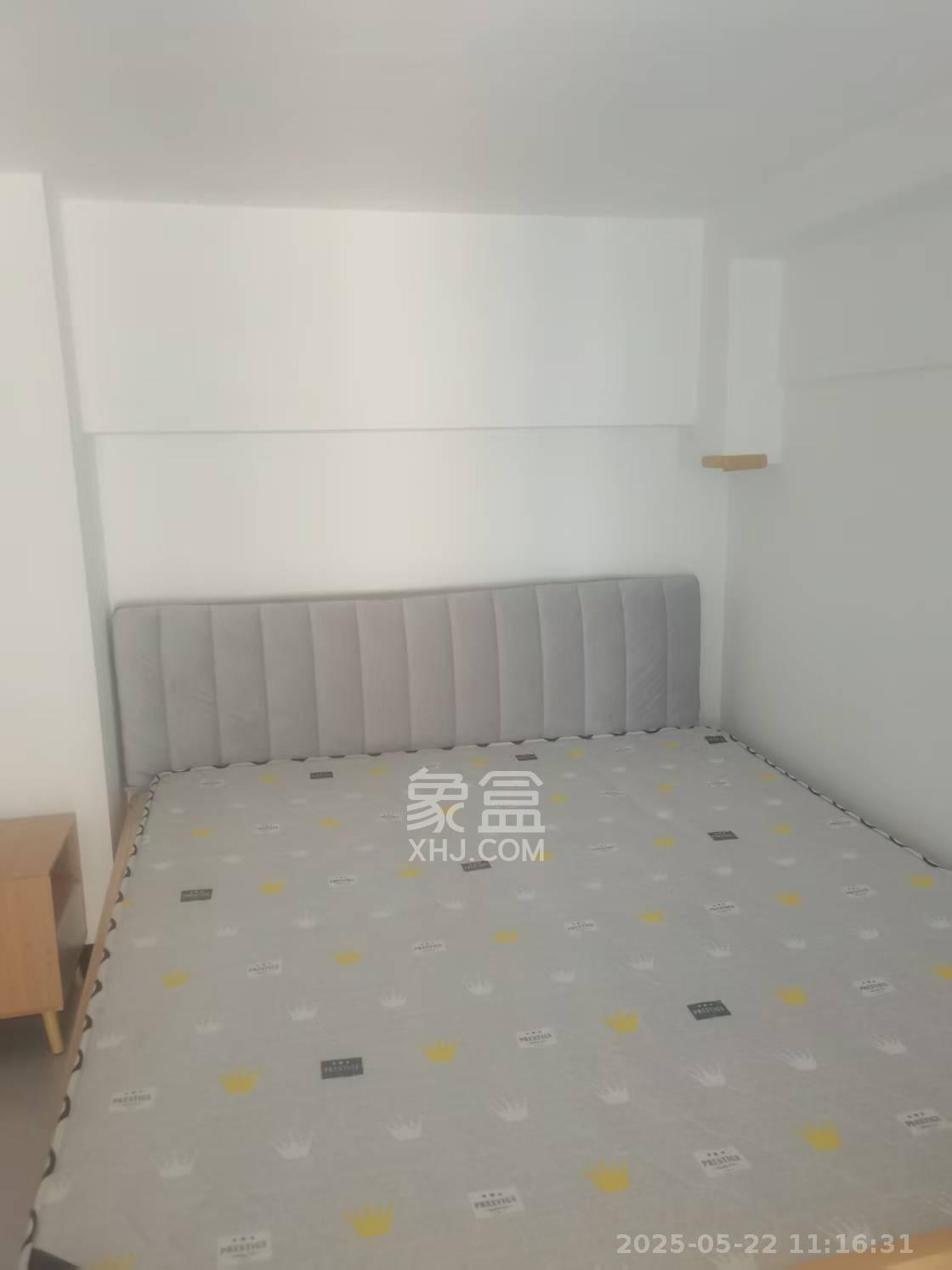 天麓轻奢国际  1室0厅0卫    1600.0元/月 天麓轻奢国际  1室0厅0卫    1600.0元/月室内图