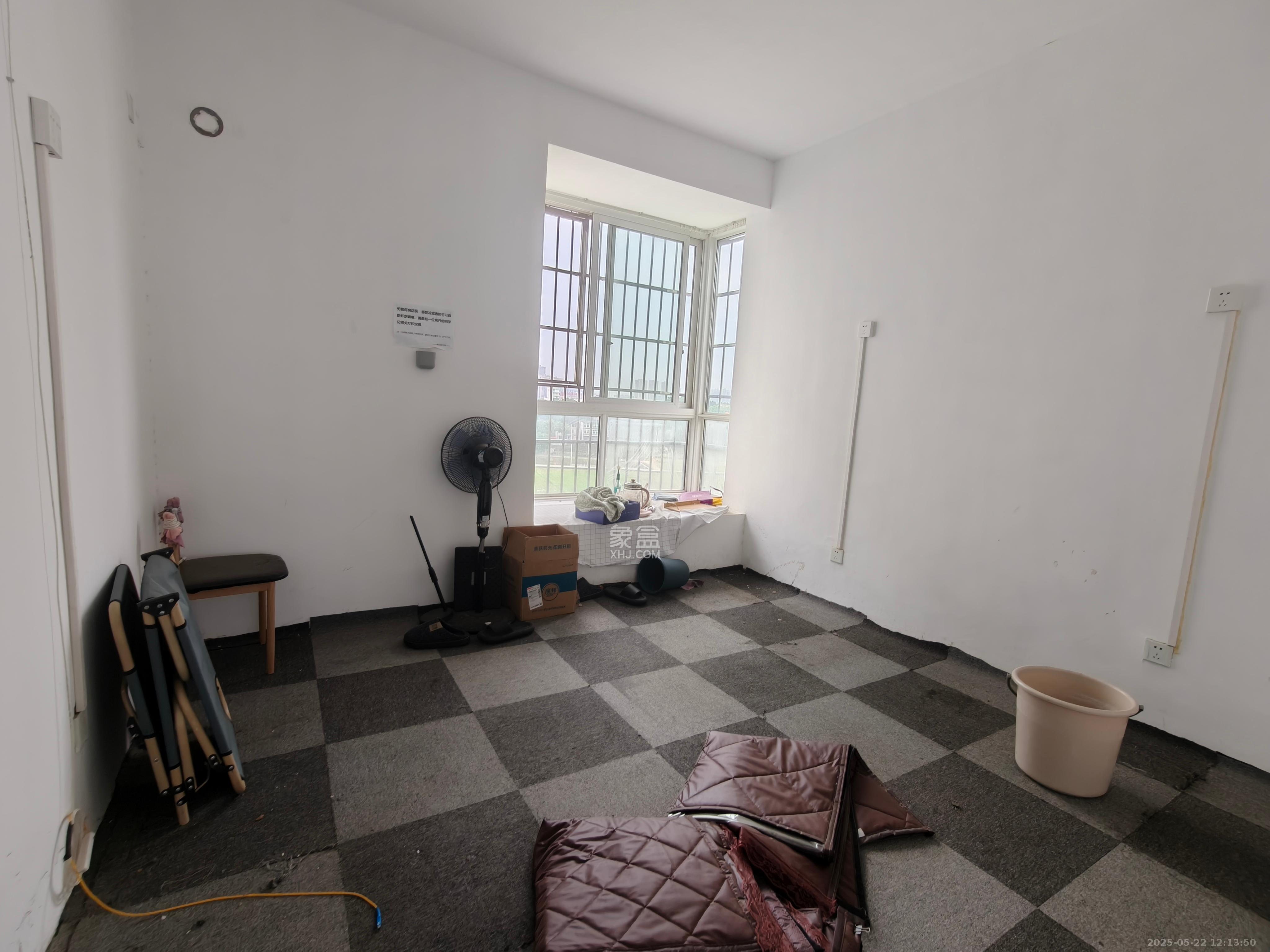 星城福邸(雄天朗郡)  4室2厅2卫    2000.0元/月 星城福邸(雄天朗郡)  4室2厅2卫    2000.0元/月室内图