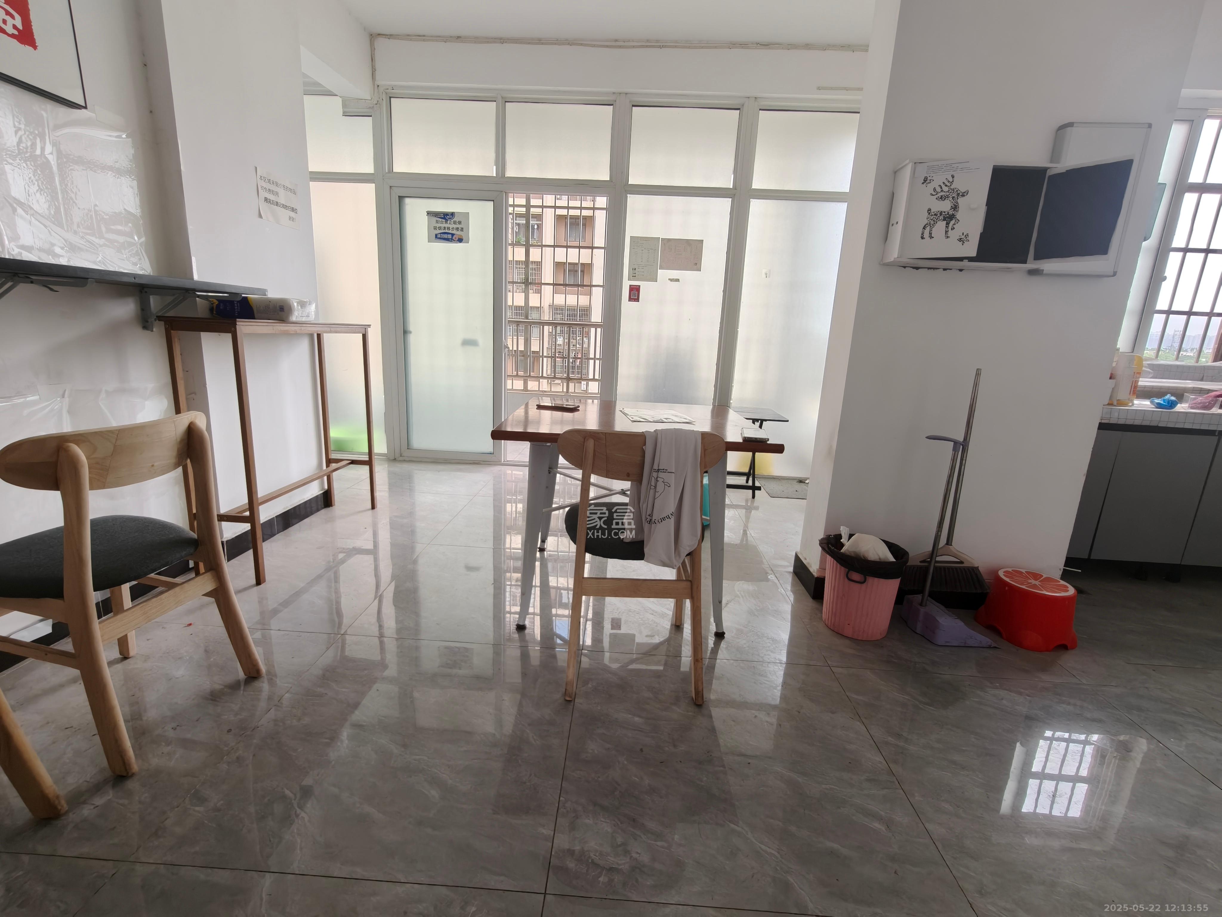 星城福邸(雄天朗郡)  4室2厅2卫    2000.0元/月 星城福邸(雄天朗郡)  4室2厅2卫    2000.0元/月室内图