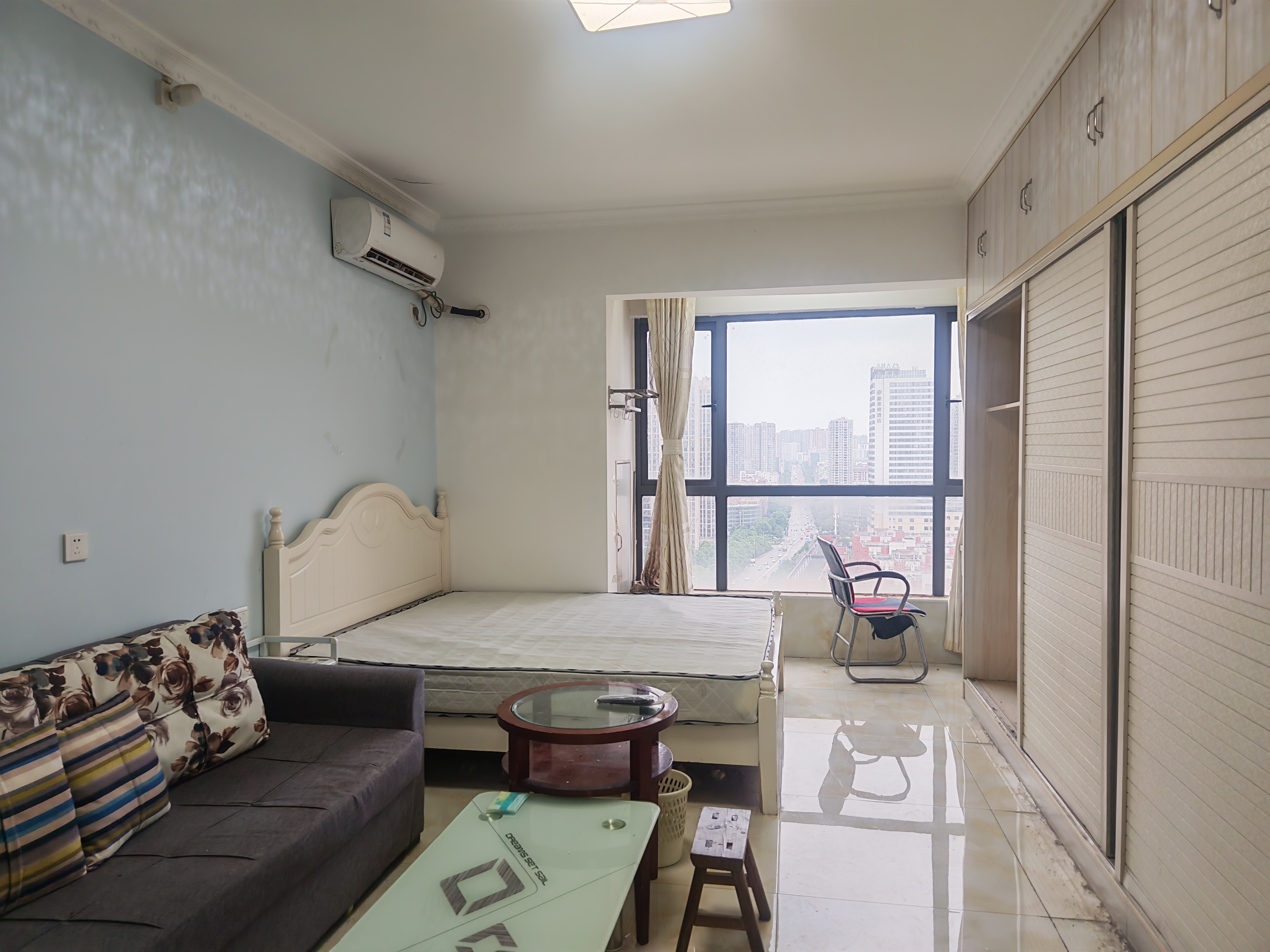 鸿浩达吉星广场(秀石街) 1室1厅1卫 900.0元/月 鸿浩达吉星广场(秀石街) 1室1厅1卫 900.0元/月室内图