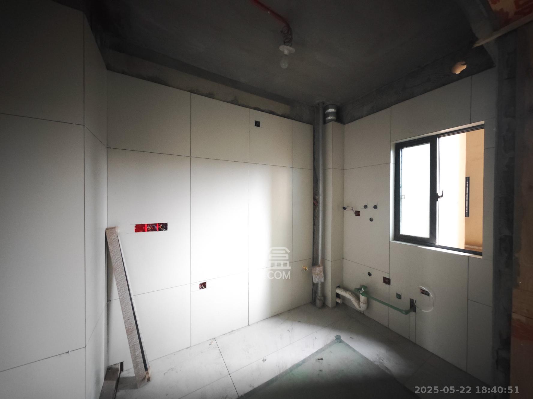 中建嘉和城  4室2厅2卫   139.00万其他