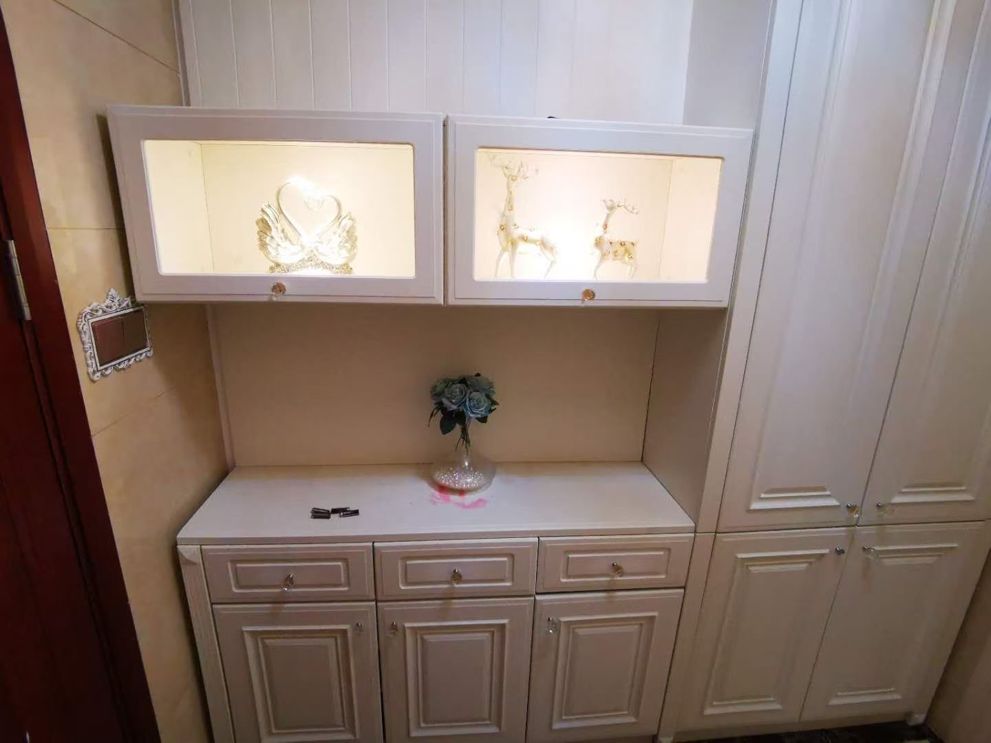 滨江海岸一期 3室2厅2卫 225.0万 滨江海岸一期 3室2厅2卫 225.0万客厅