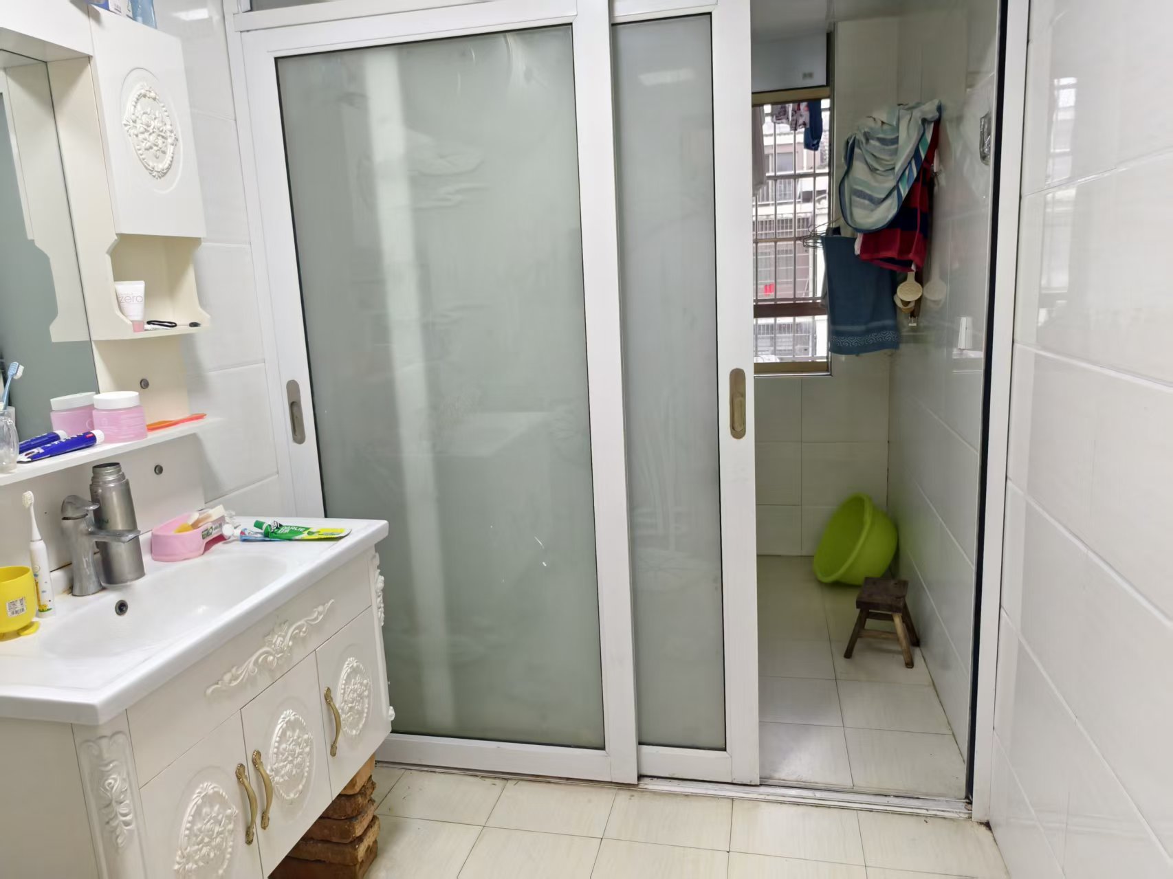 幸福里  3室2厅2卫    39.8万 幸福里  3室2厅2卫    39.8万室内图