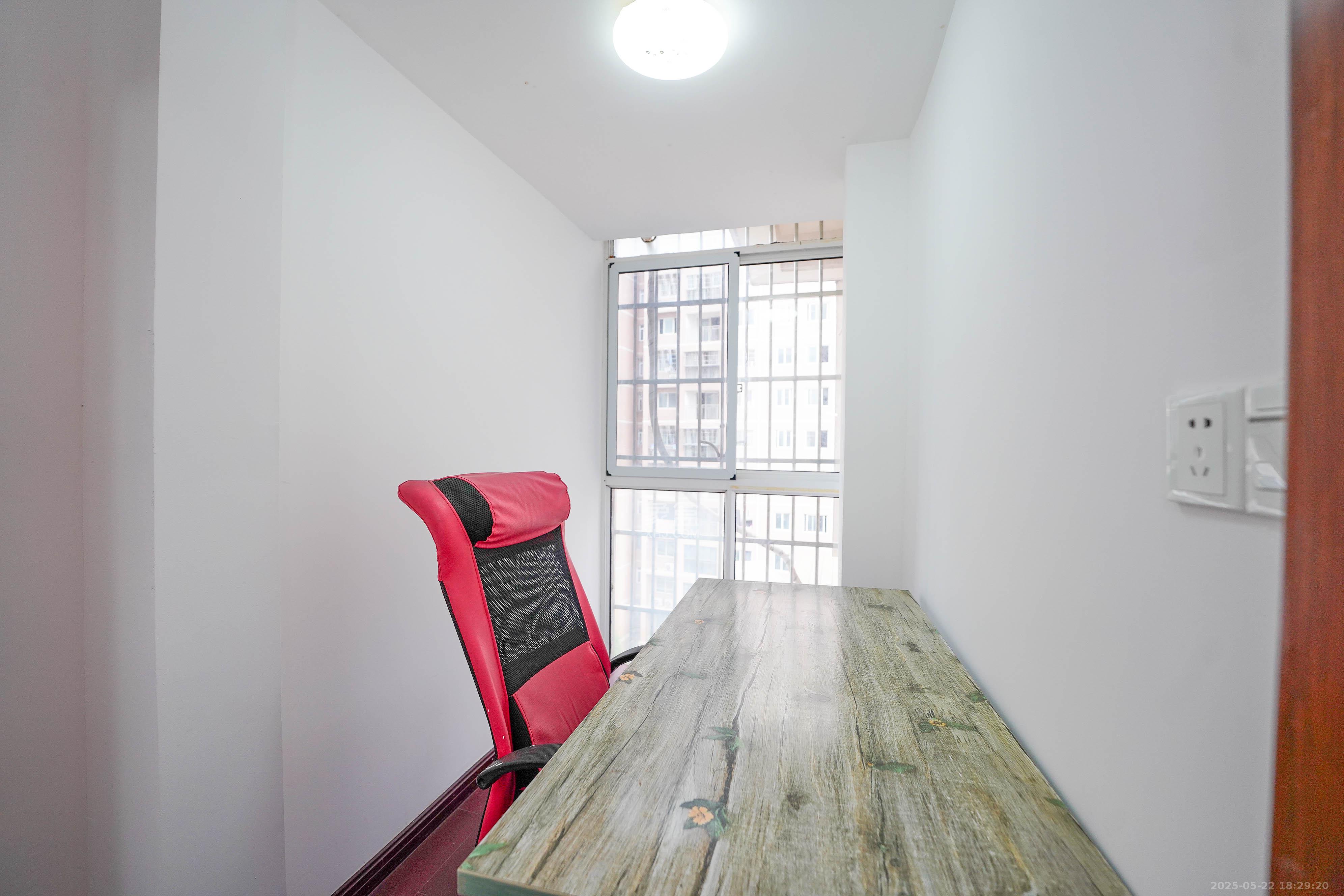 南郡雅园  2室2厅1卫    35.0万 南郡雅园  2室2厅1卫    35.0万卧室