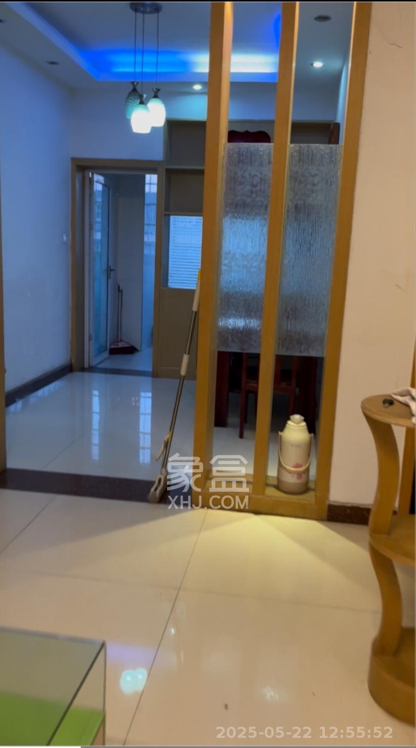 新路小区 3室1厅1卫 1800.0元/月 新路小区 3室1厅1卫 1800.0元/月室内图