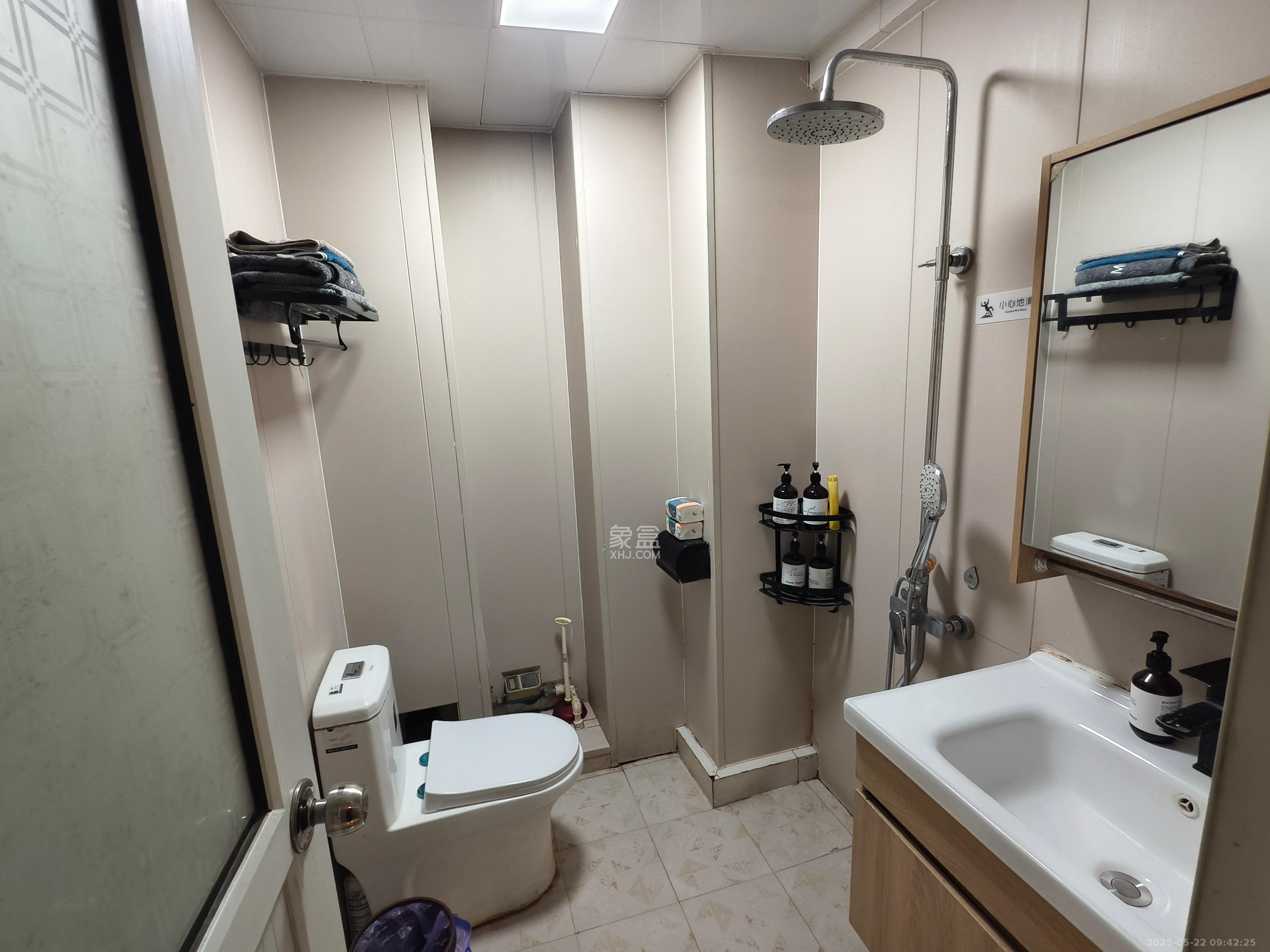 七彩丽都 2室2厅1卫 3300.0元/月 七彩丽都 2室2厅1卫 3300.0元/月室内图