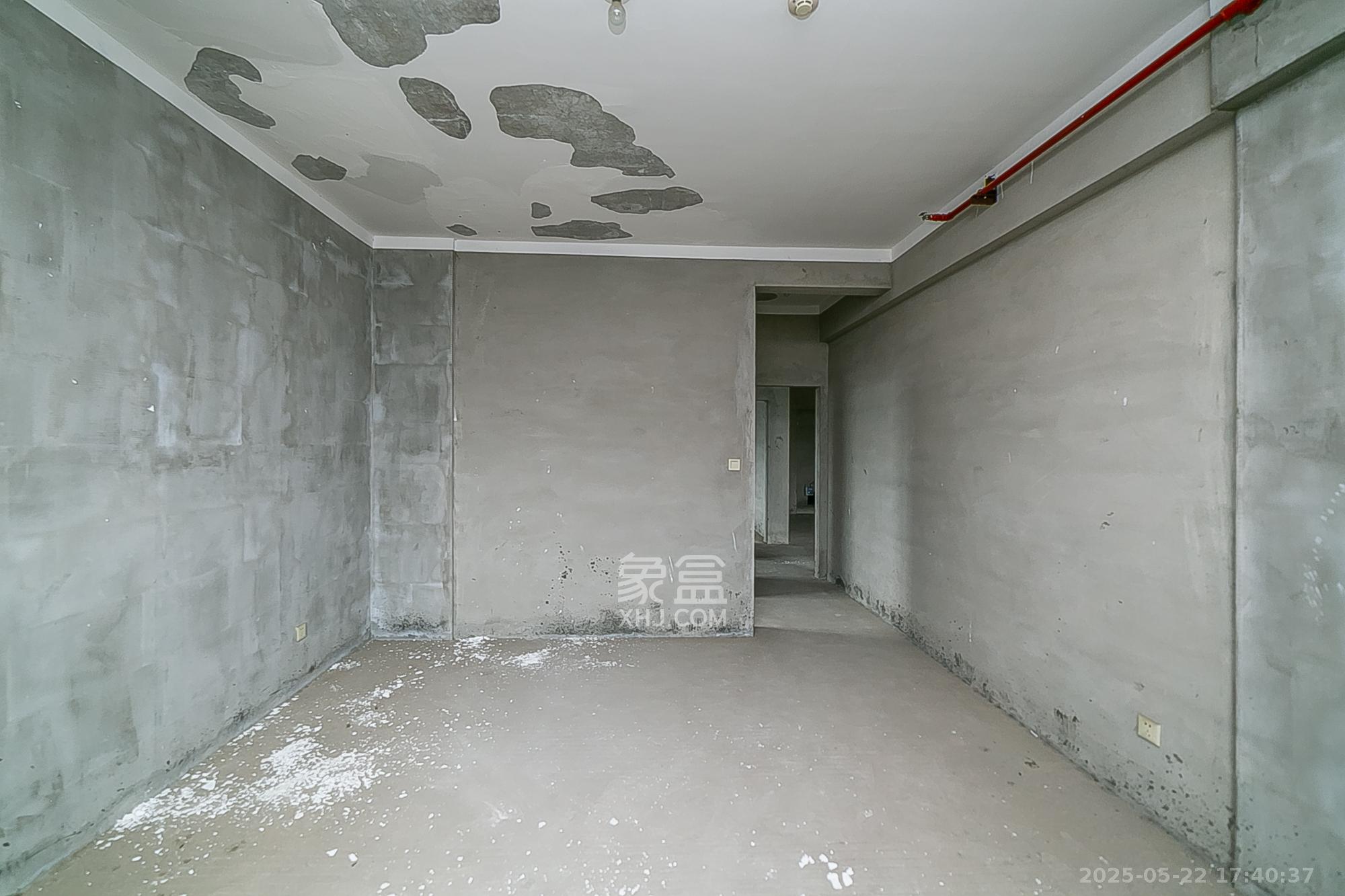 中建江山壹号  4室2厅2卫   355.00万卧室