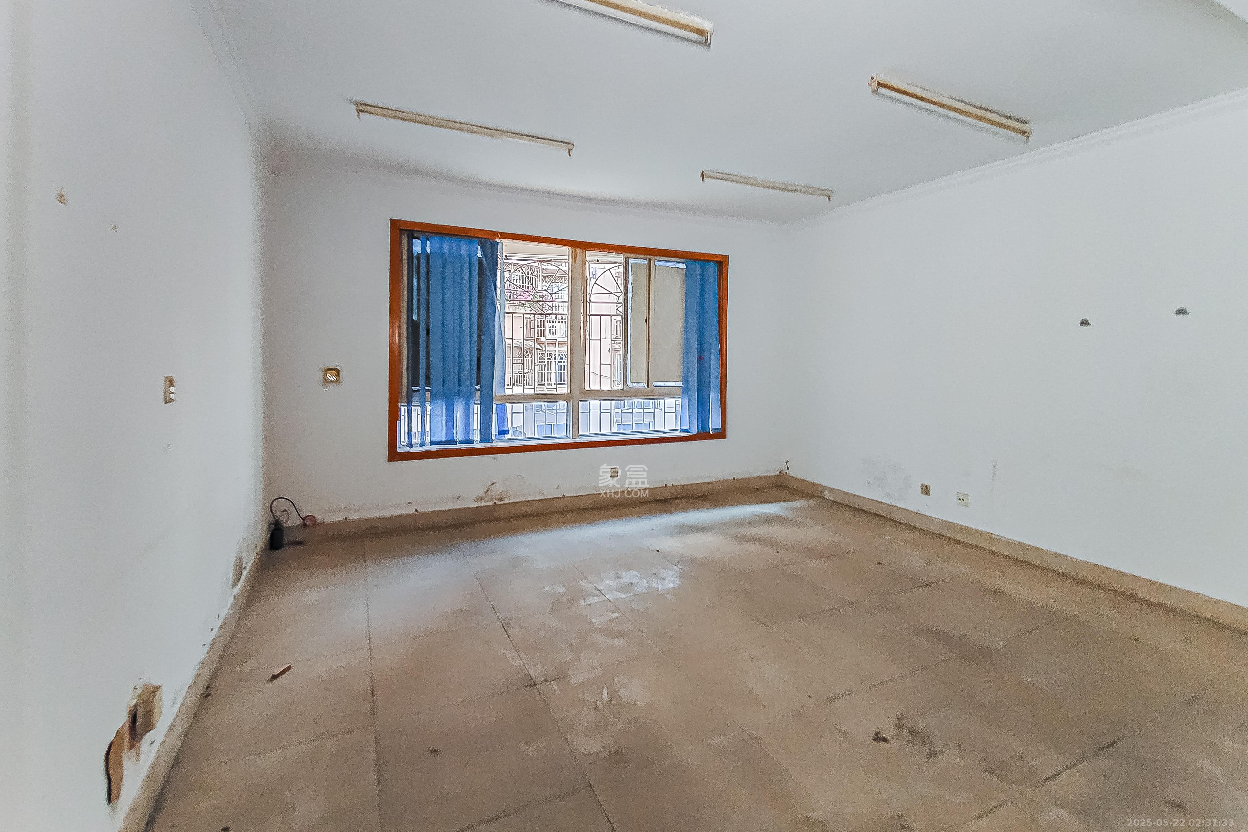 华盛花园 4室2厅2卫 106.0万 华盛花园 4室2厅2卫 106.0万客厅