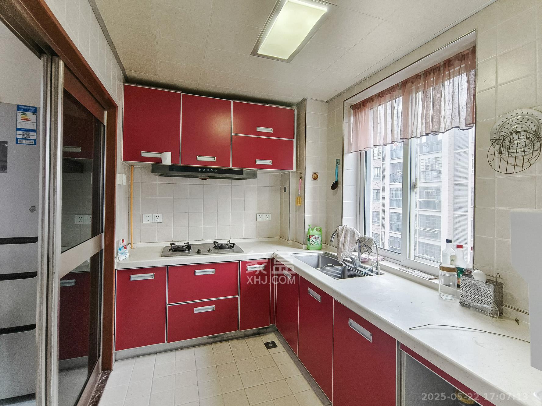 山水湾 3室2厅1卫 51.8万 山水湾 3室2厅1卫 51.8万厨房