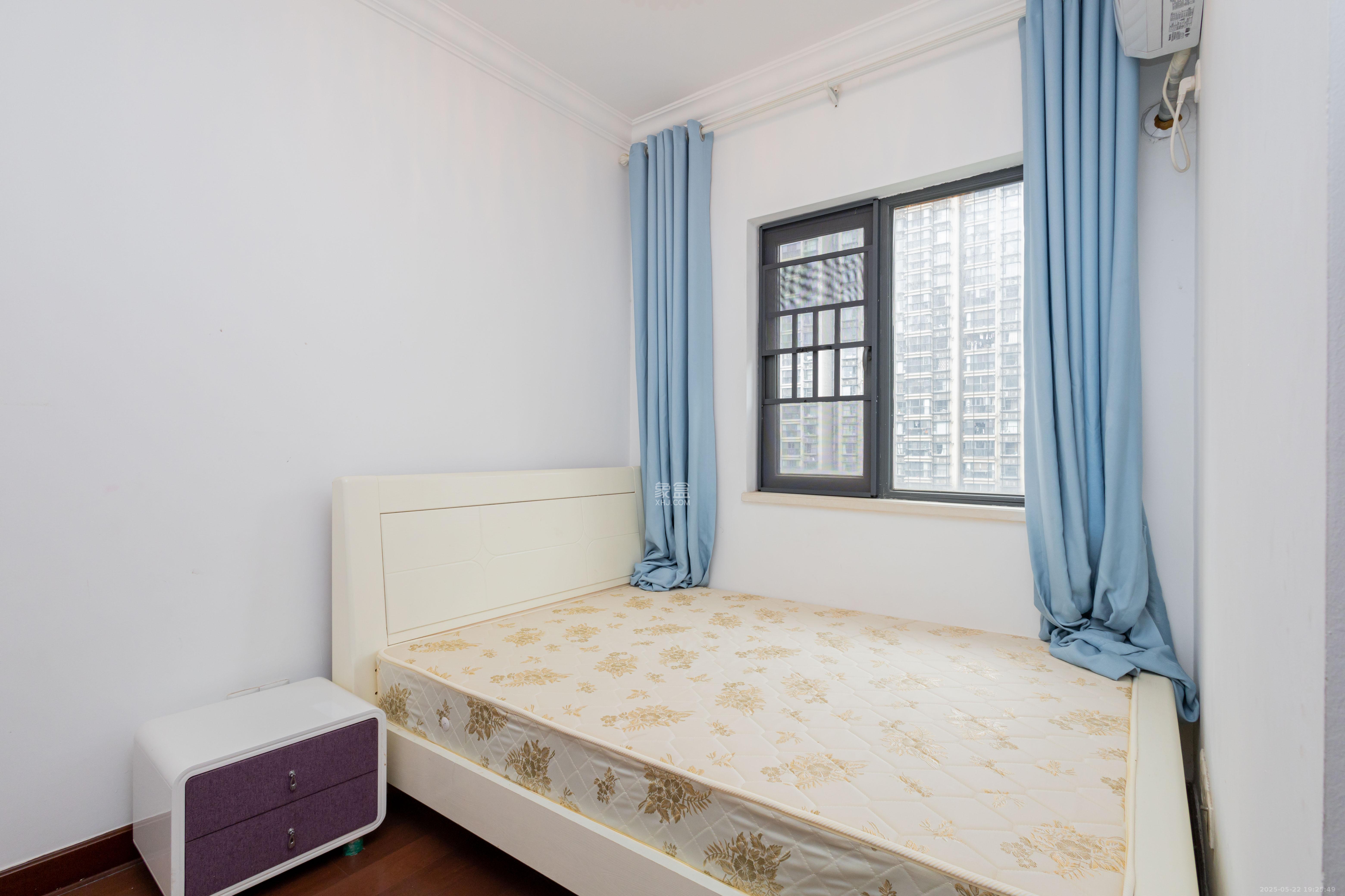 恒大江湾 3室2厅1卫 88.0万 恒大江湾 3室2厅1卫 88.0万卧室