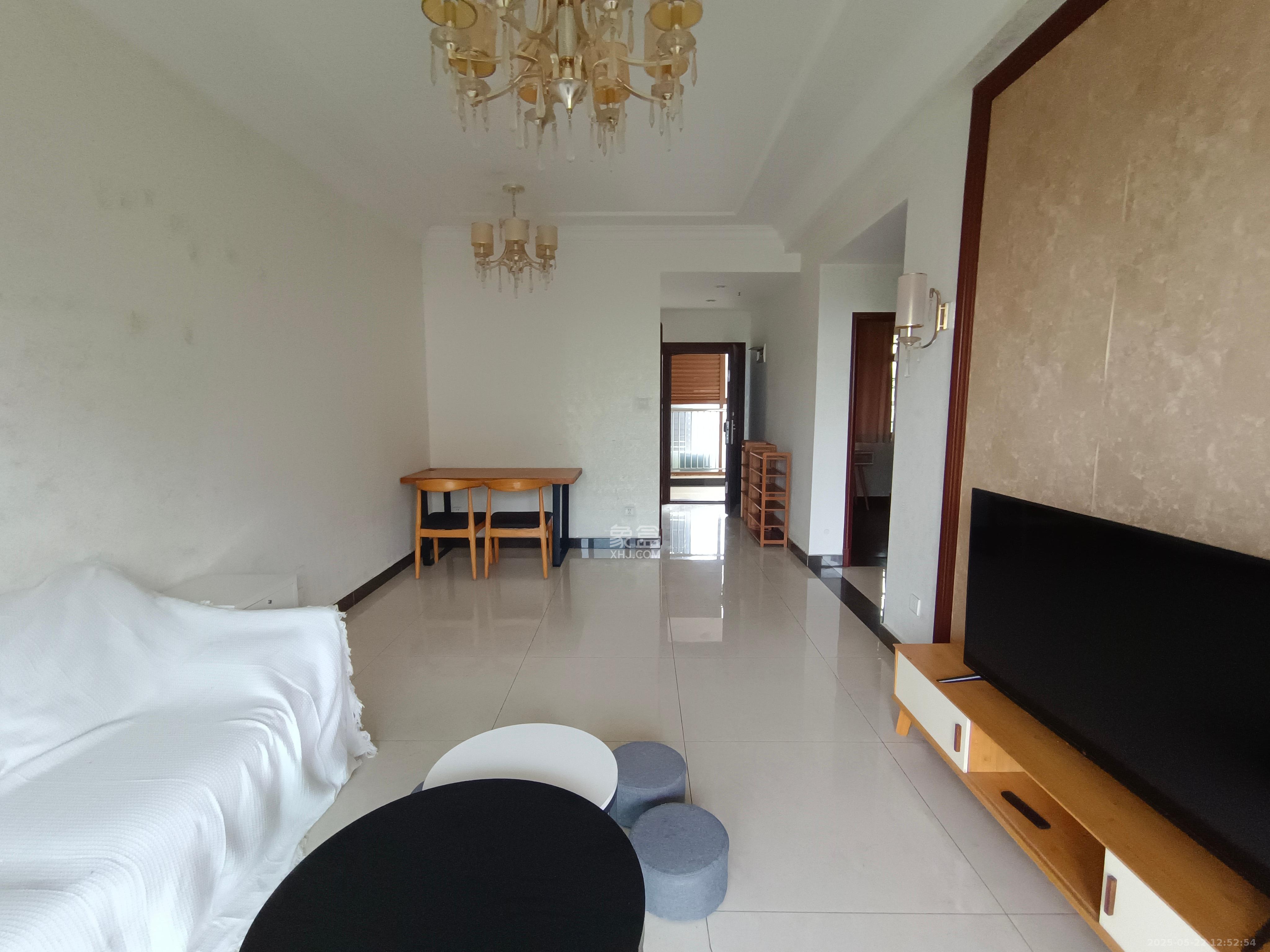 恒大御景半岛湘江苑(恒大御景半岛一期)  1室2厅1卫    2200.0元/月 恒大御景半岛湘江苑(恒大御景半岛一期)  1室2厅1卫    2200.0元/月室内图