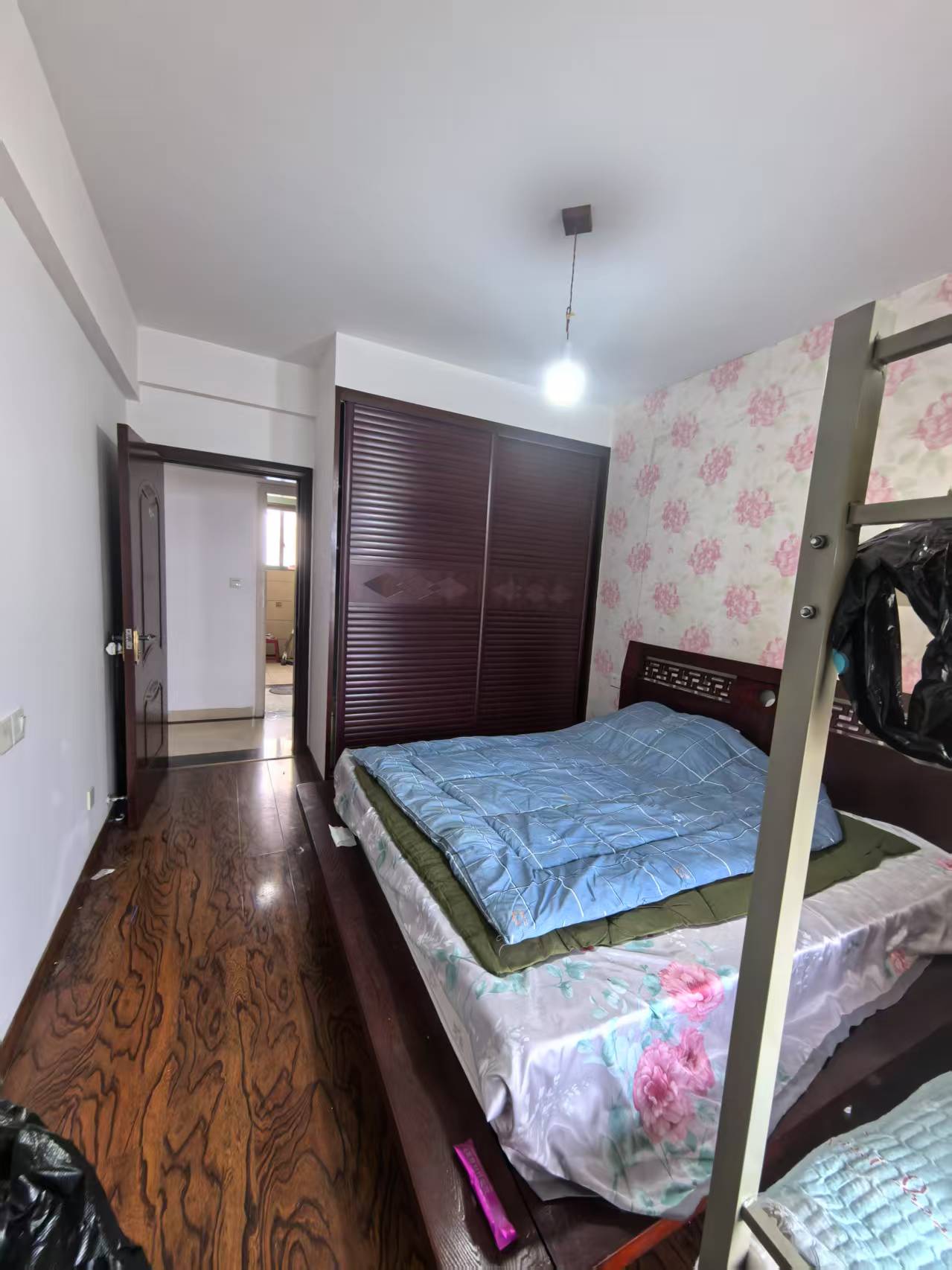 兰贵园 3室2厅2卫 2500.0元/月 兰贵园 3室2厅2卫 2500.0元/月室内图