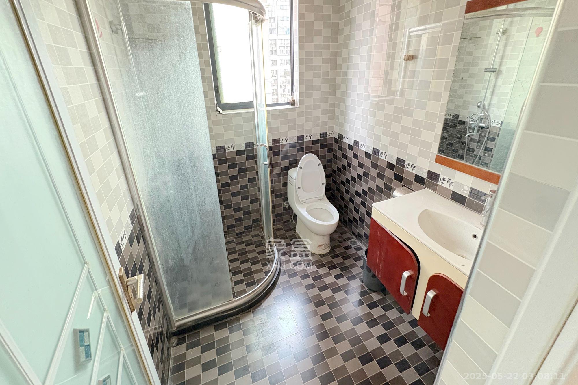 万象新天  3室2厅1卫    119.5万 万象新天  3室2厅1卫    119.5万卫生间