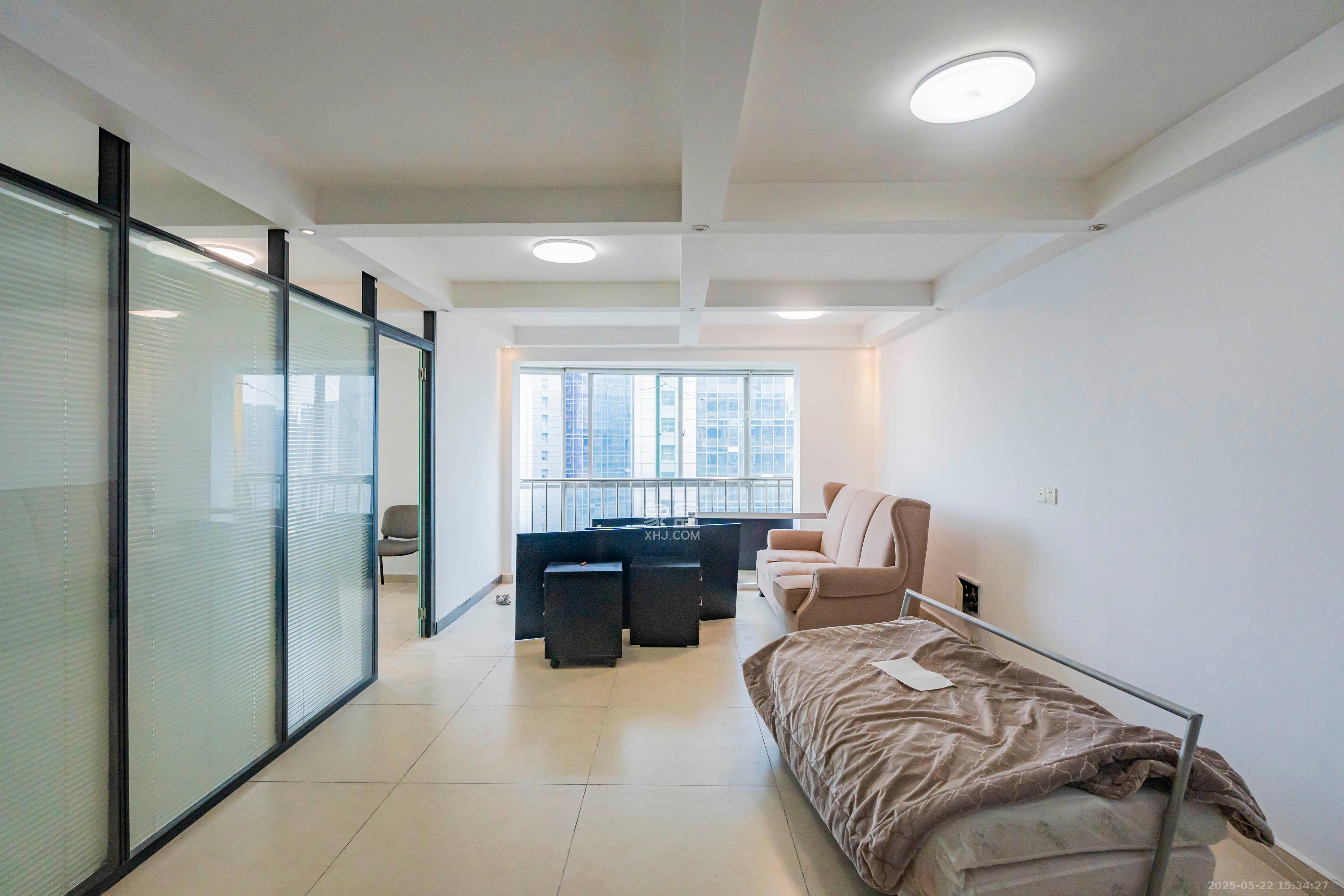 湖南财富中心 1室0厅0卫 136.74万 湖南财富中心 1室0厅0卫 136.74万客厅