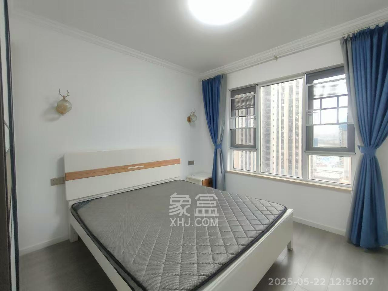 绿地之窗  4室2厅2卫   3500.00元/月室内图