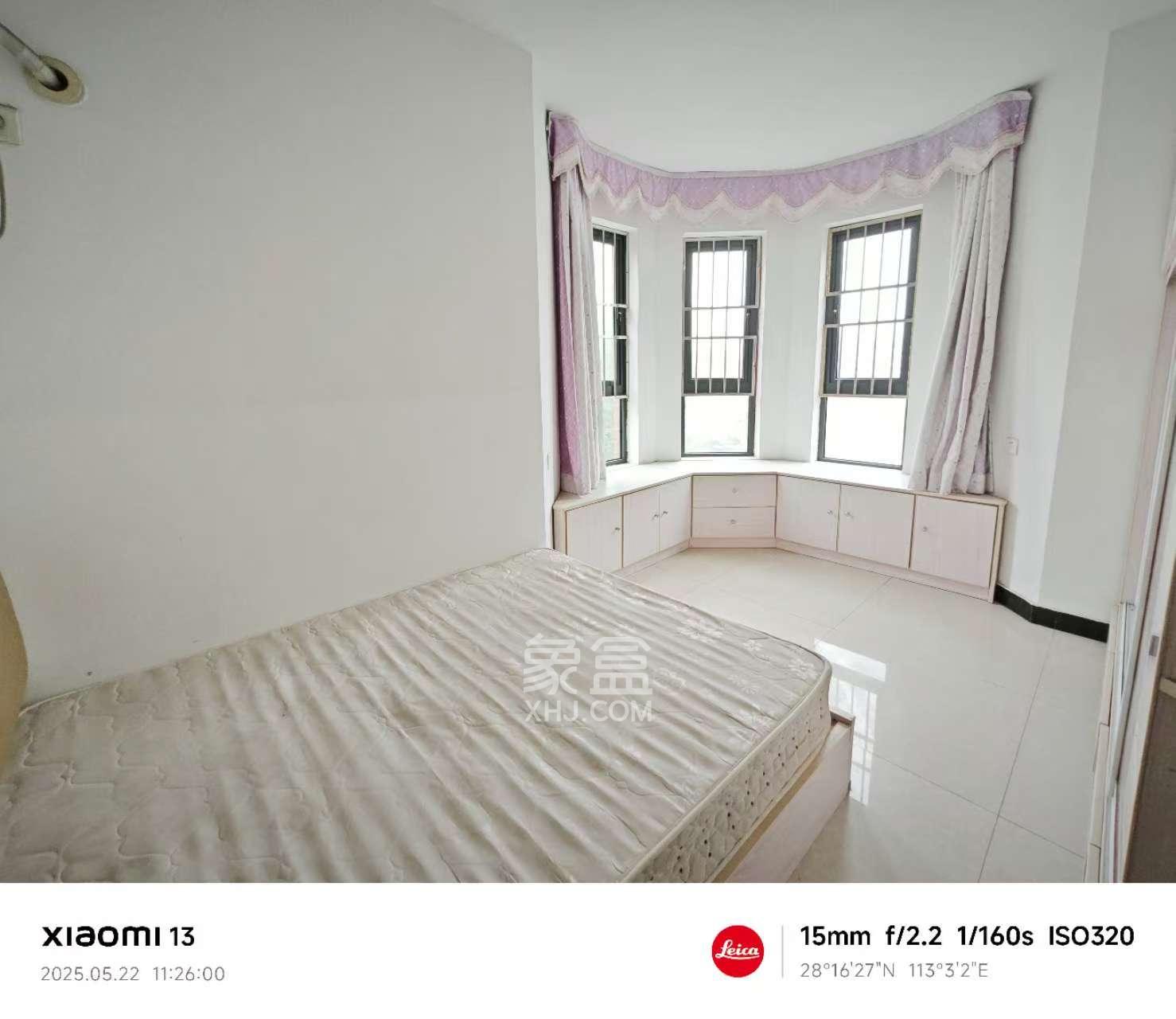 山水湾 2室2厅1卫 1600.0元/月 山水湾 2室2厅1卫 1600.0元/月室内图