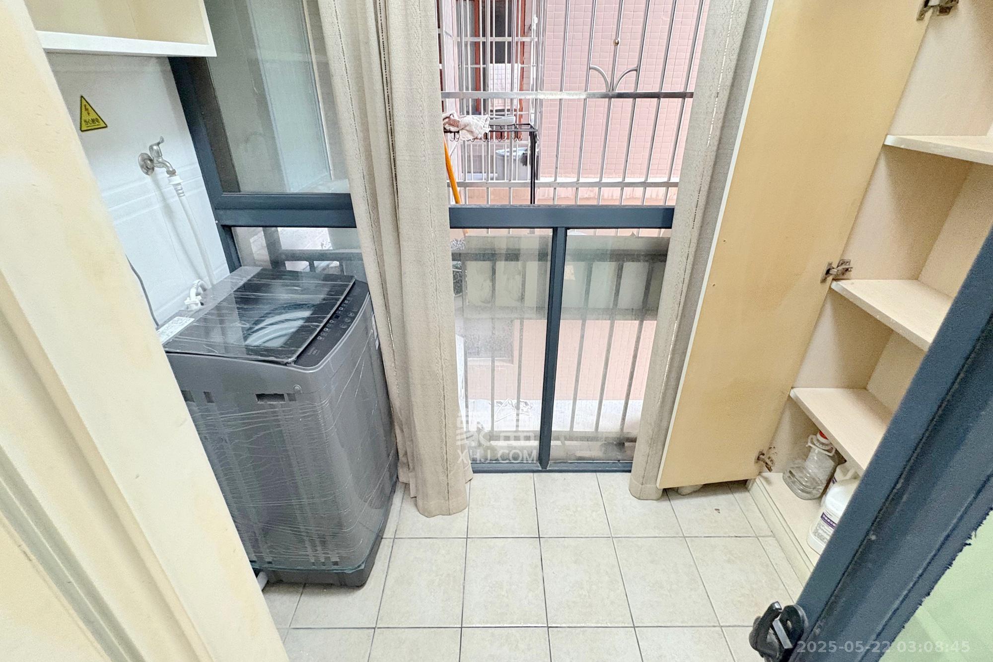 万象新天  3室2厅1卫    119.5万 万象新天  3室2厅1卫    119.5万阳台