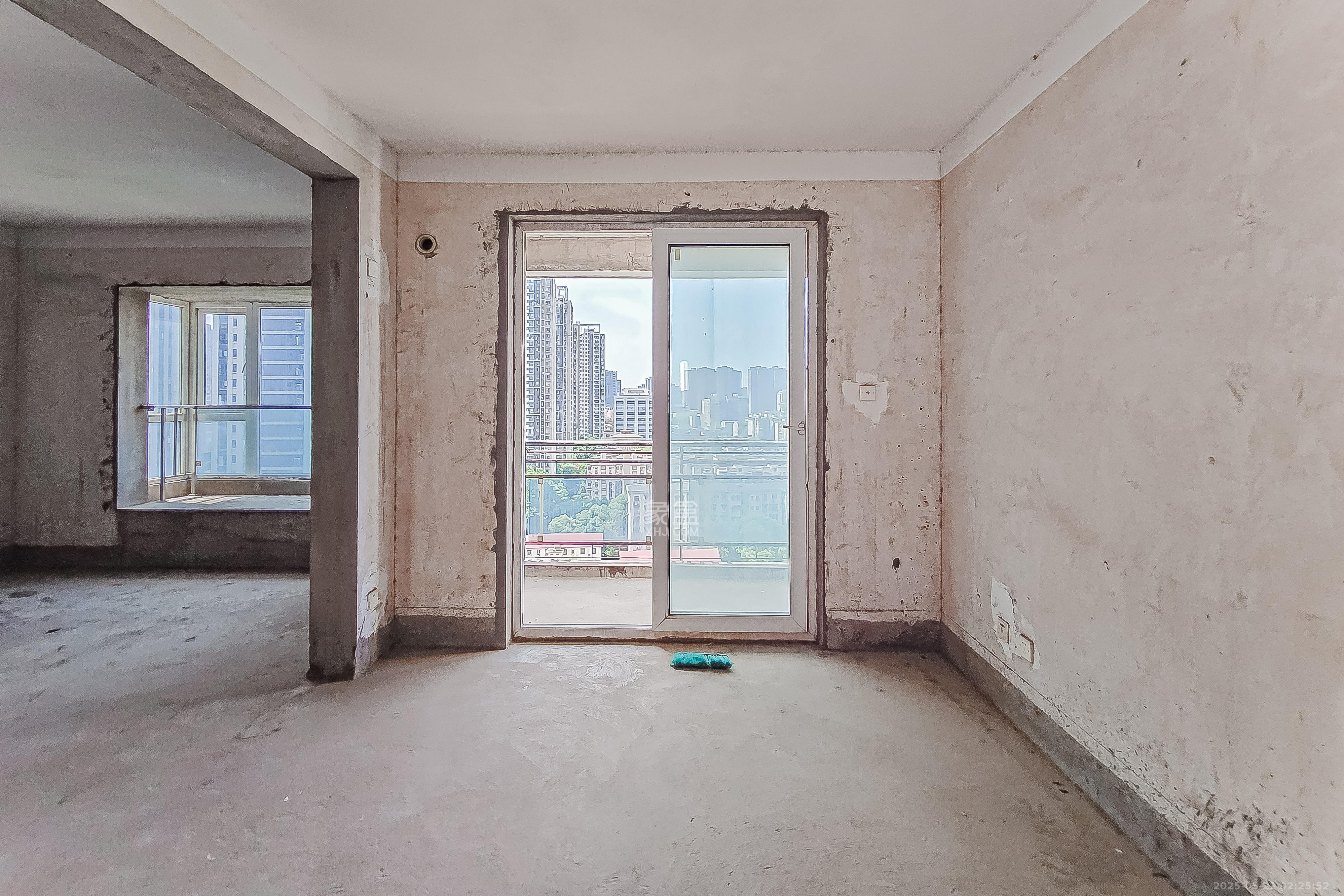 三重星都心  4室2厅2卫    165.0万 三重星都心  4室2厅2卫    165.0万卧室