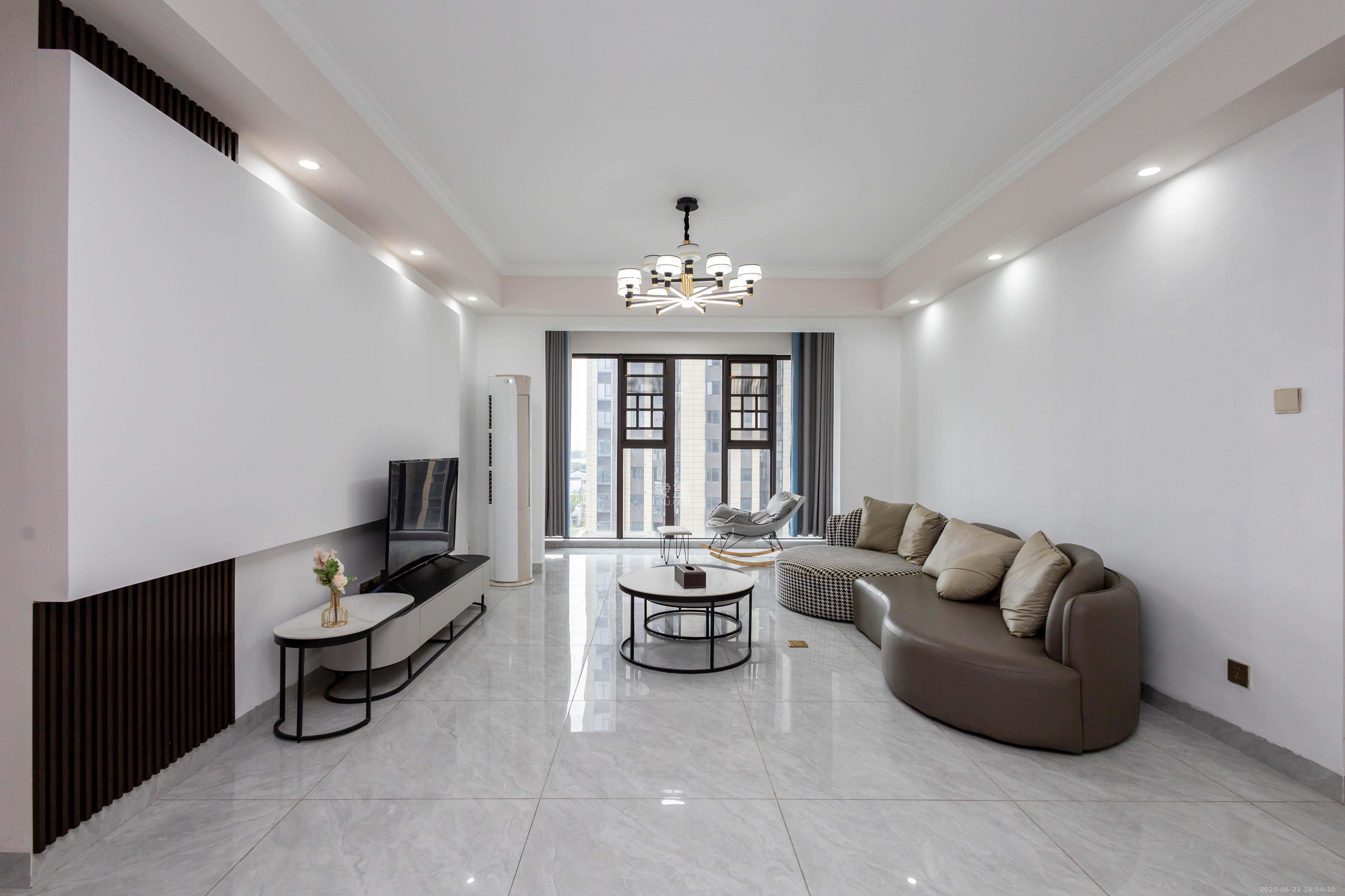 湘域芯城一期 3室2厅2卫 112.0万 湘域芯城一期 3室2厅2卫 112.0万客厅