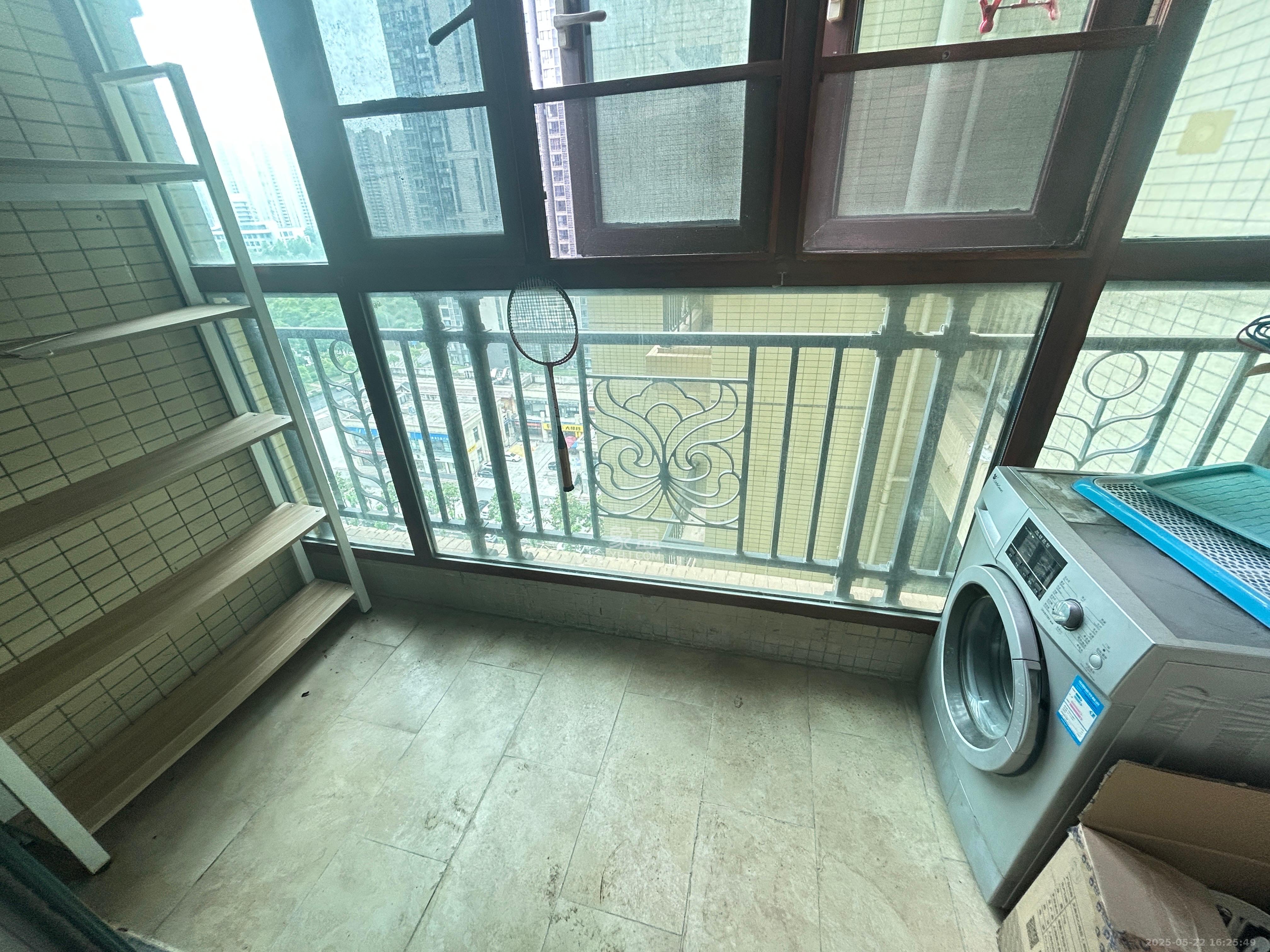 恒大翡翠华庭  4室2厅2卫    2800.0元/月 恒大翡翠华庭  4室2厅2卫    2800.0元/月室内图