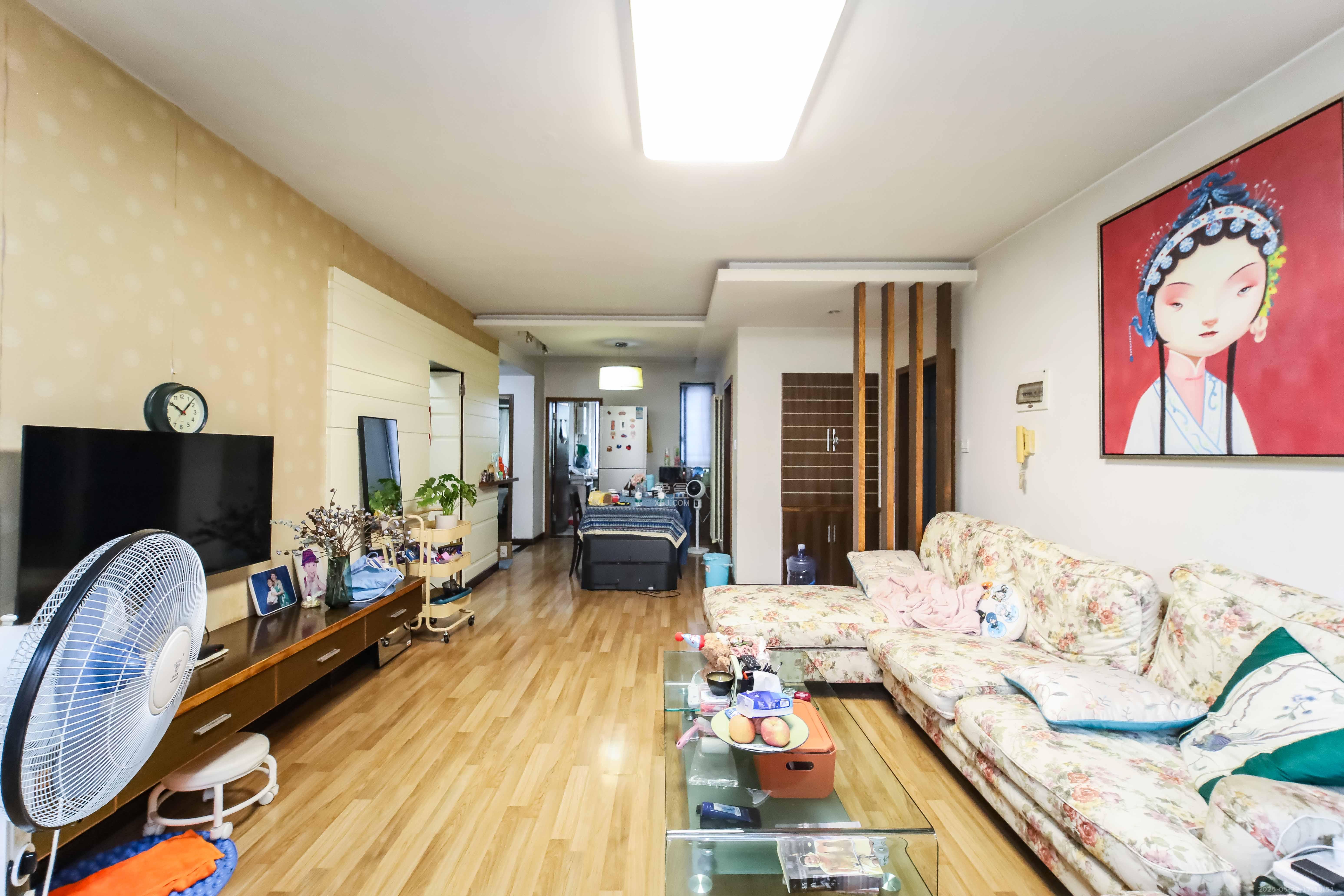 东方新城 3室1厅2卫 85.0万 东方新城 3室1厅2卫 85.0万客厅