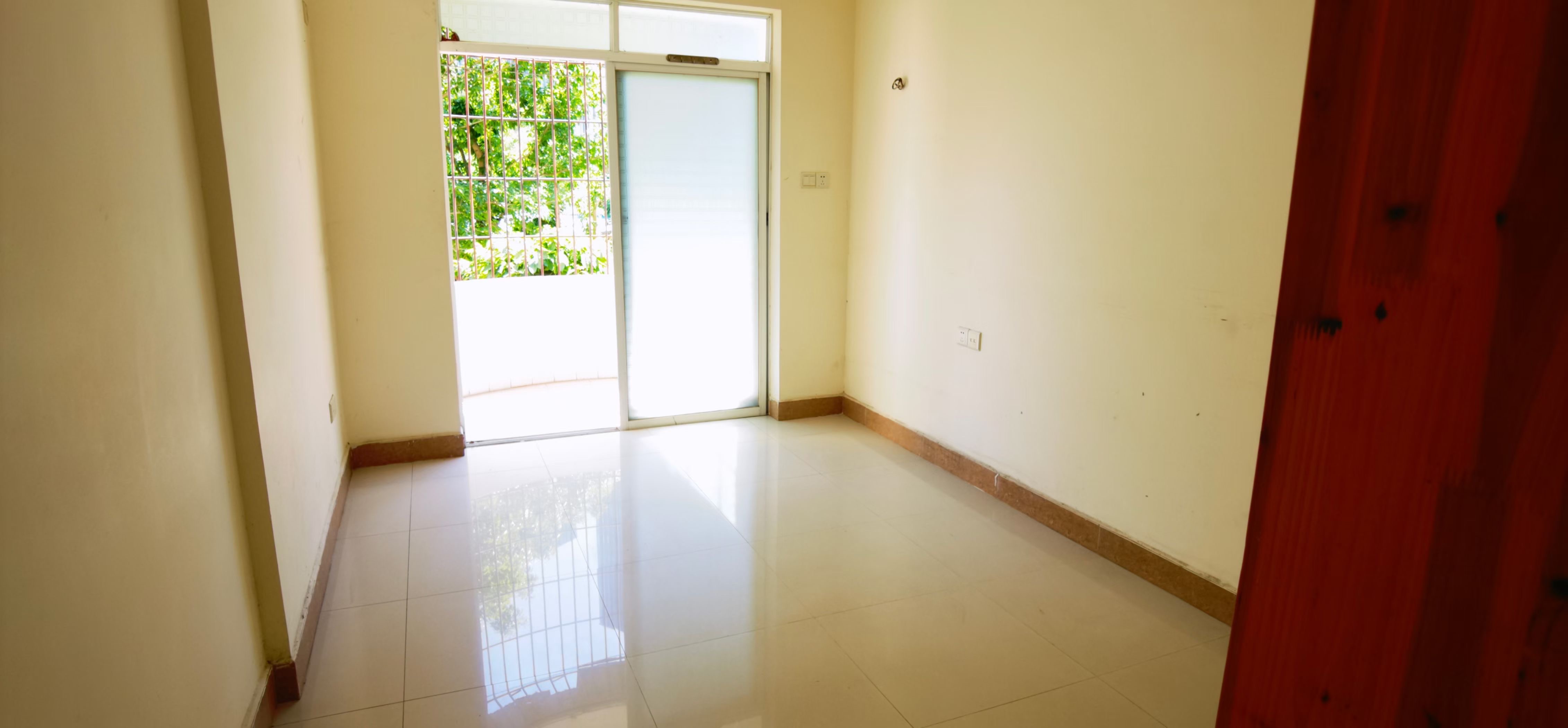 梦幻园小区  3室2厅1卫    75.0万 梦幻园小区  3室2厅1卫    75.0万客厅