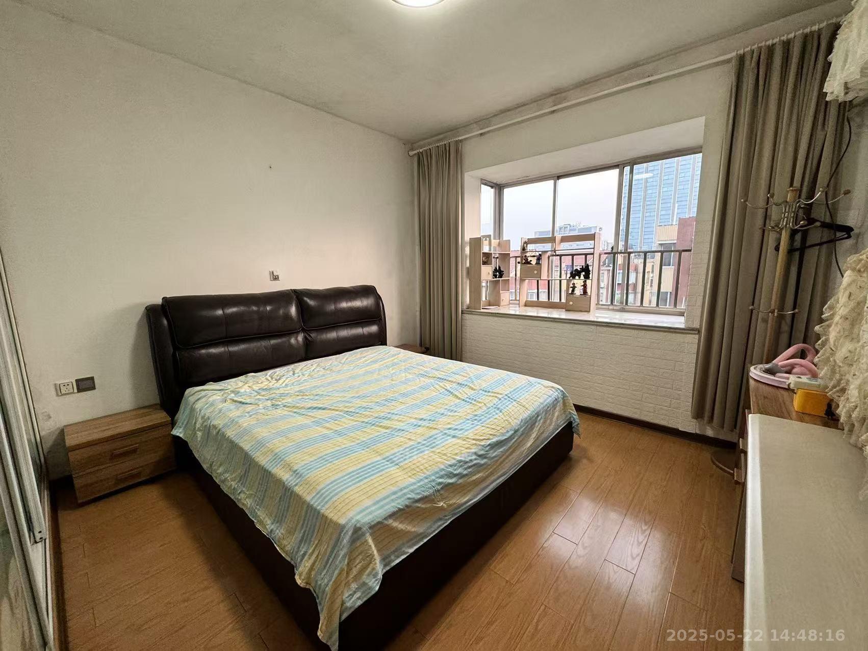 湘银小区 4室2厅2卫 1600.0元/月 湘银小区 4室2厅2卫 1600.0元/月室内图