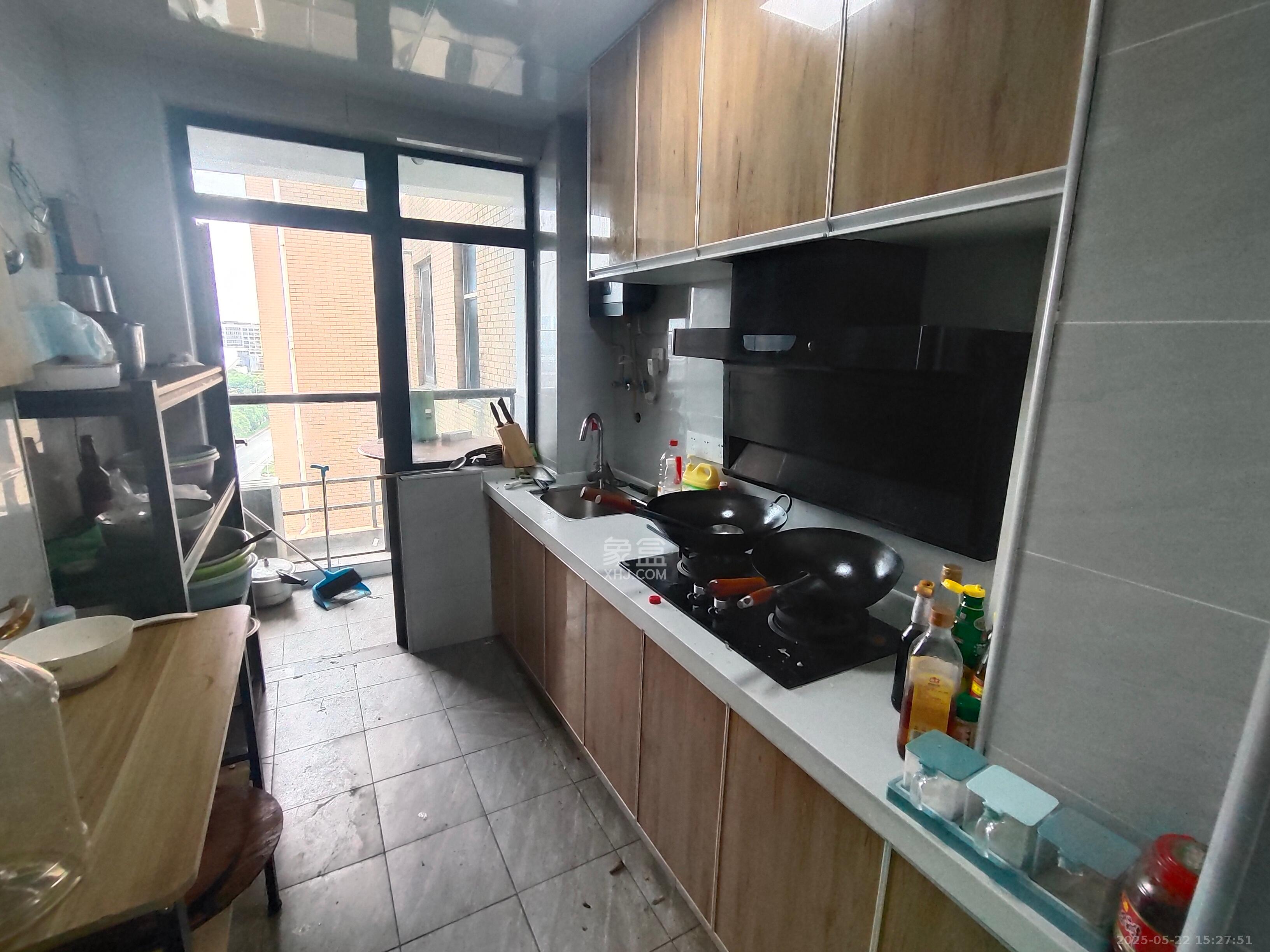 鑫远尚玺苑 4室2厅2卫 4500.0元/月 鑫远尚玺苑 4室2厅2卫 4500.0元/月室内图