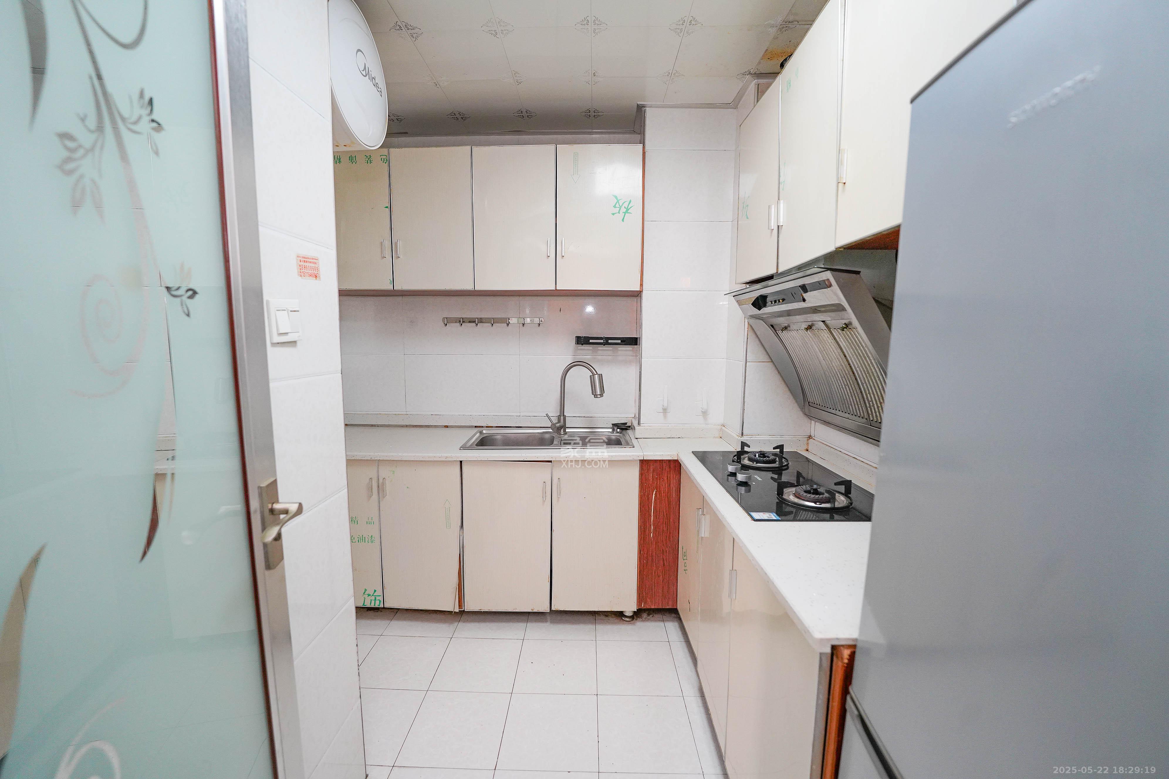 南郡雅园  2室2厅1卫    35.0万 南郡雅园  2室2厅1卫    35.0万厨房