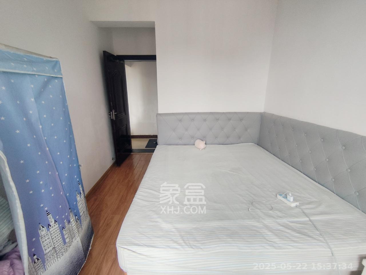 三景华御  3室2厅1卫   1600.00元/月室内图