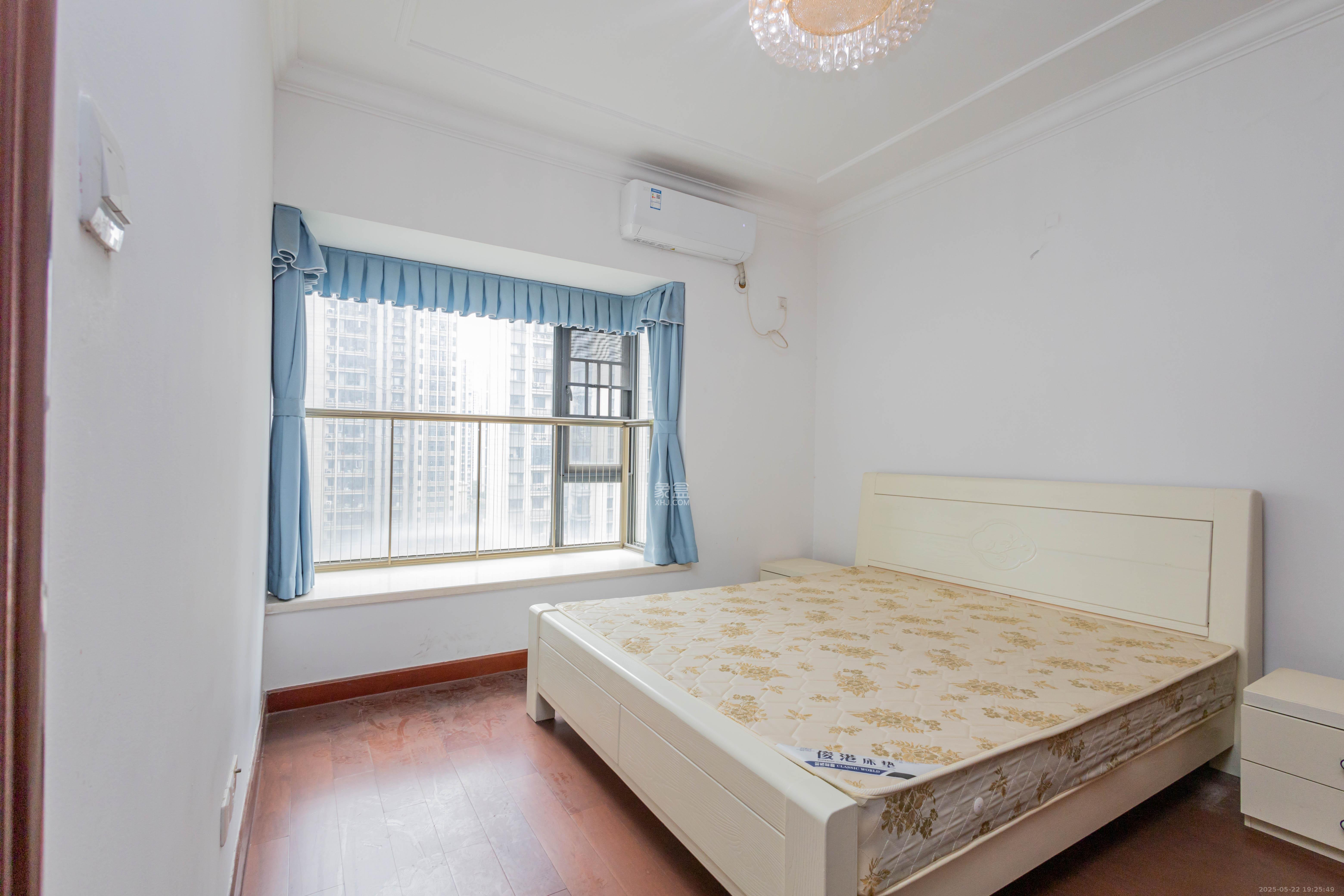 恒大江湾 3室2厅1卫 88.0万 恒大江湾 3室2厅1卫 88.0万卧室