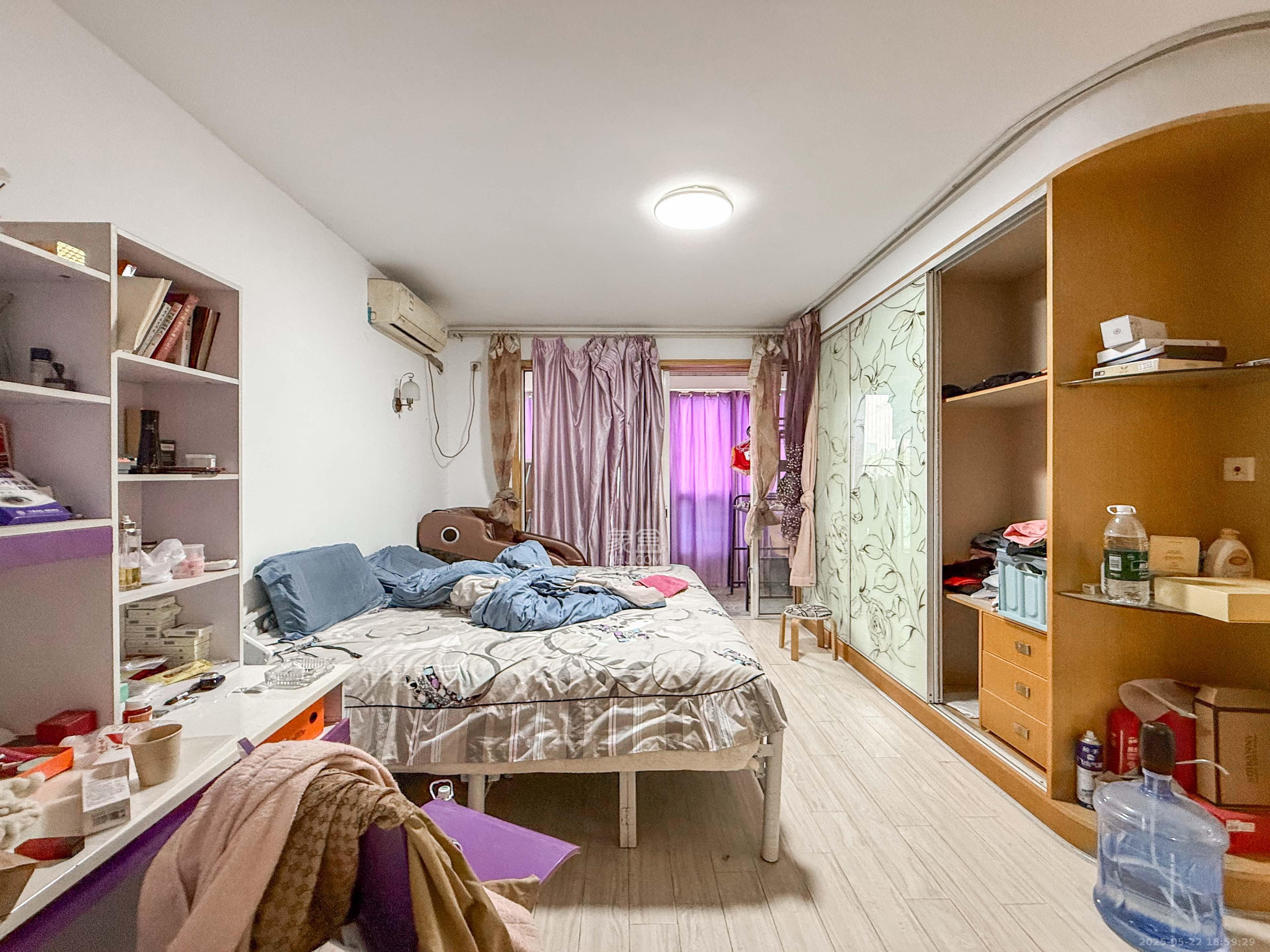 湘麓国际 4室2厅2卫 130.0万 湘麓国际 4室2厅2卫 130.0万卧室