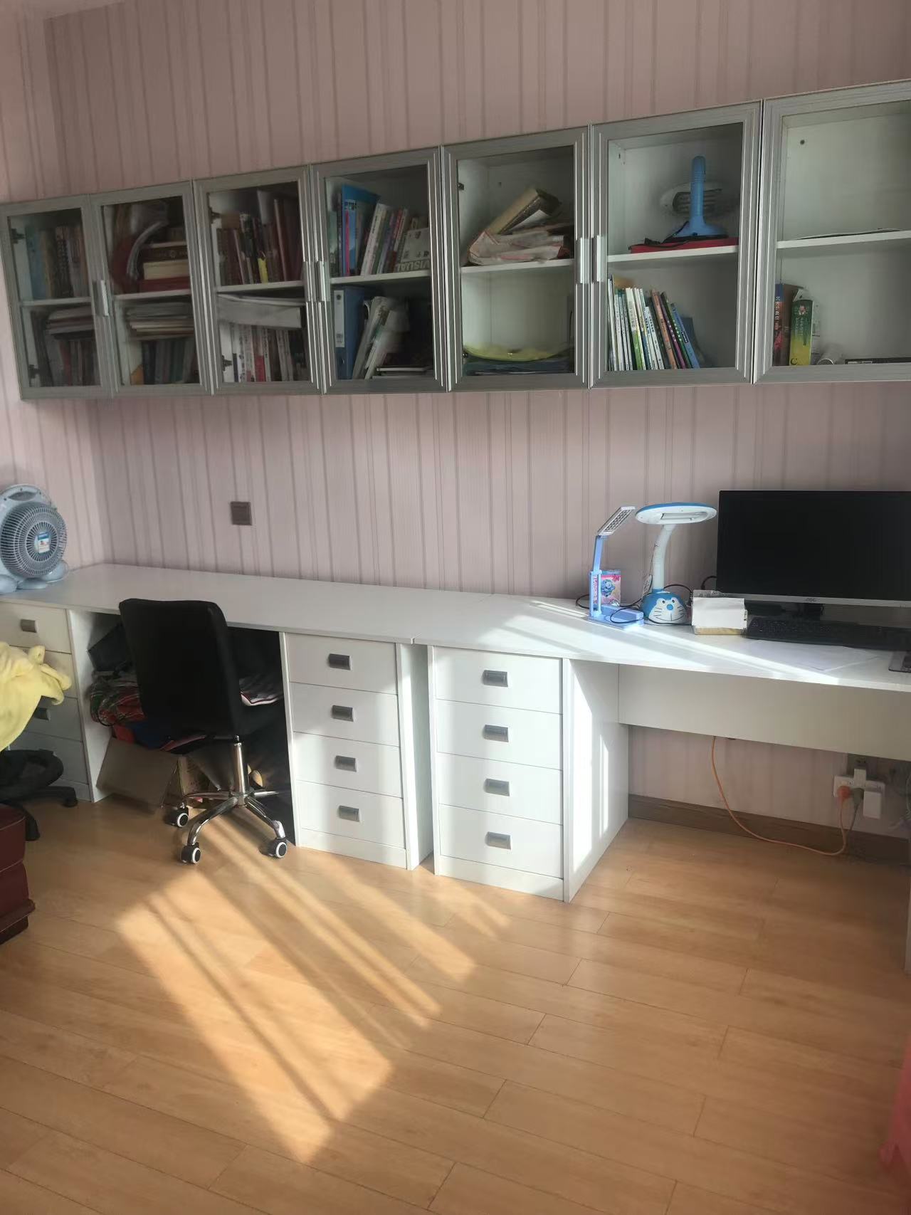 山水豪庭别墅  5室2厅3卫    280.0万 山水豪庭别墅  5室2厅3卫    280.0万客厅