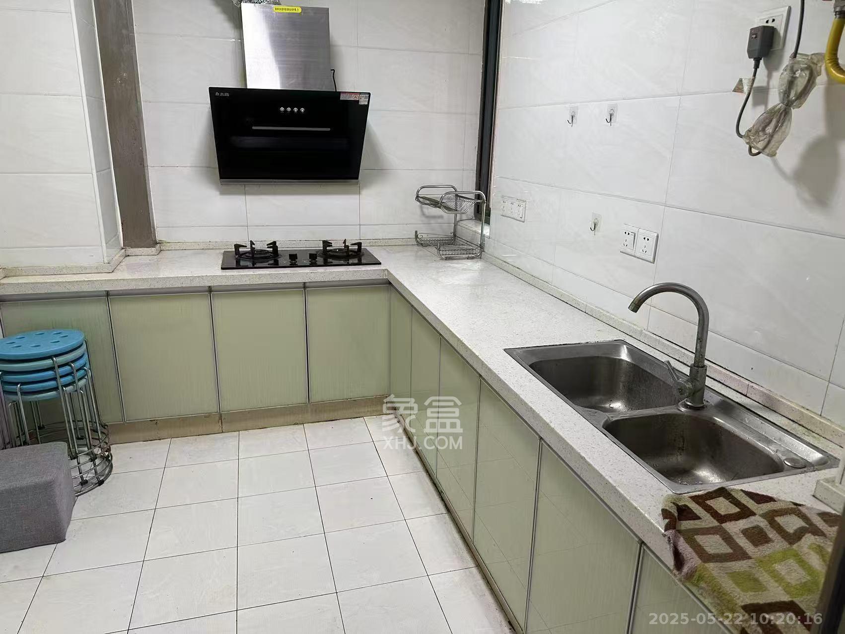 荣盛花语书苑  2室2厅1卫    2000.0元/月 荣盛花语书苑  2室2厅1卫    2000.0元/月室内图