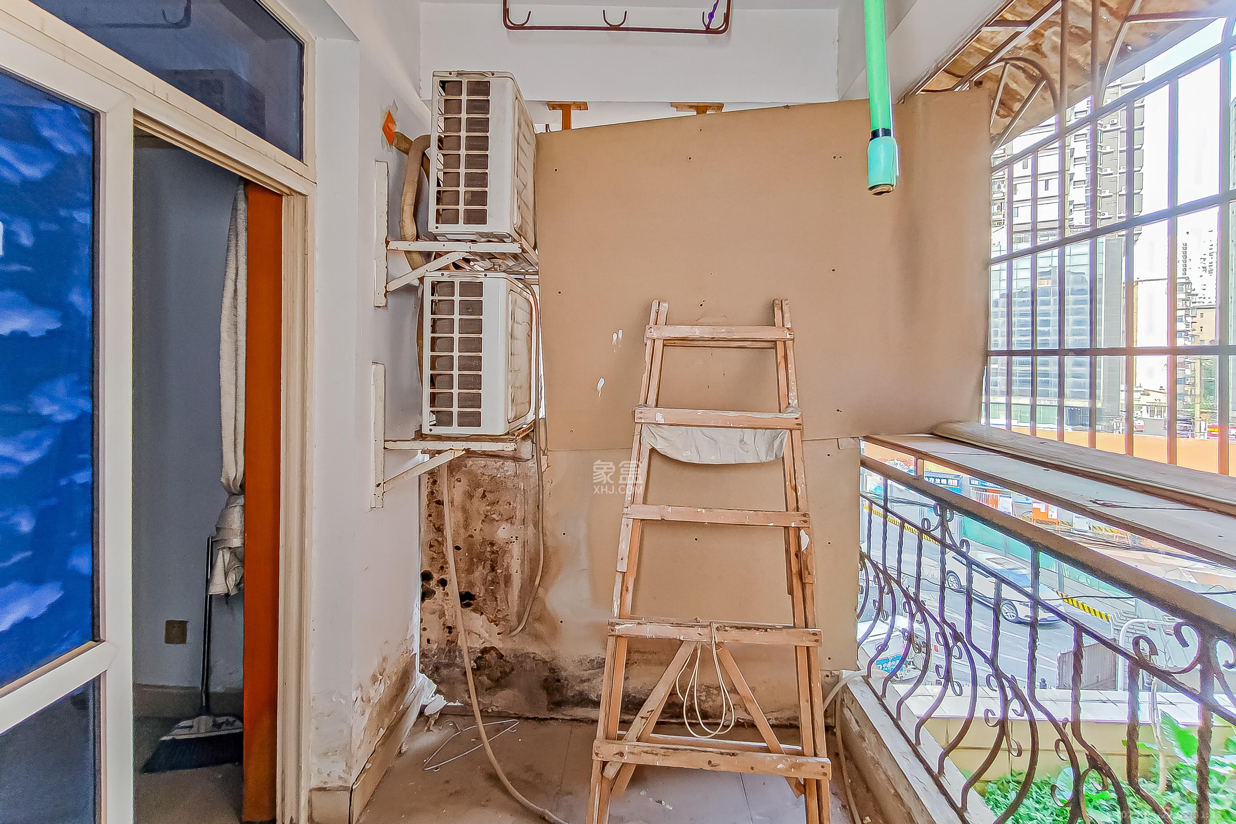 华盛花园 4室2厅2卫 106.0万 华盛花园 4室2厅2卫 106.0万阳台