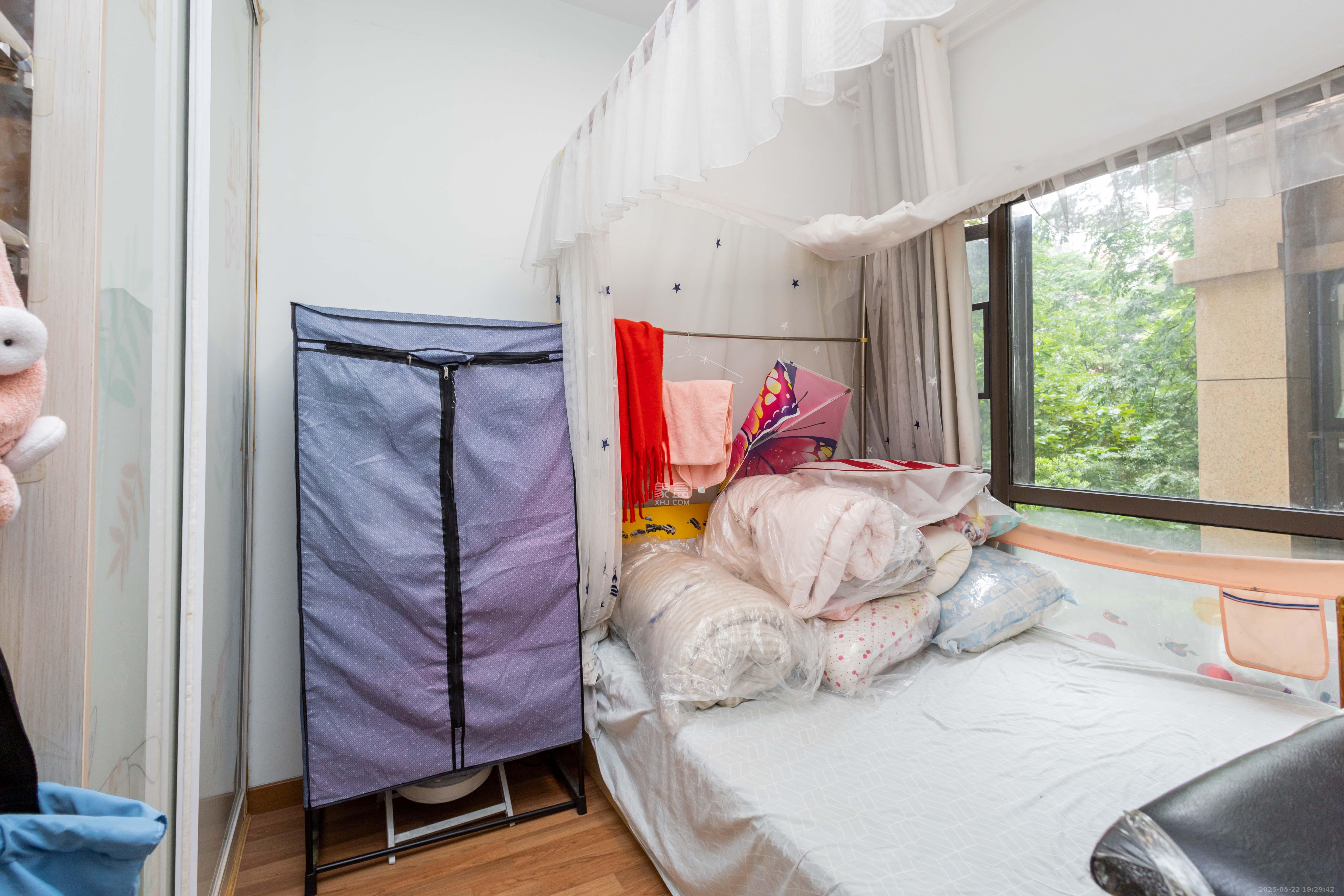 旭辉华庭 3室2厅1卫 58.8万 旭辉华庭 3室2厅1卫 58.8万卧室