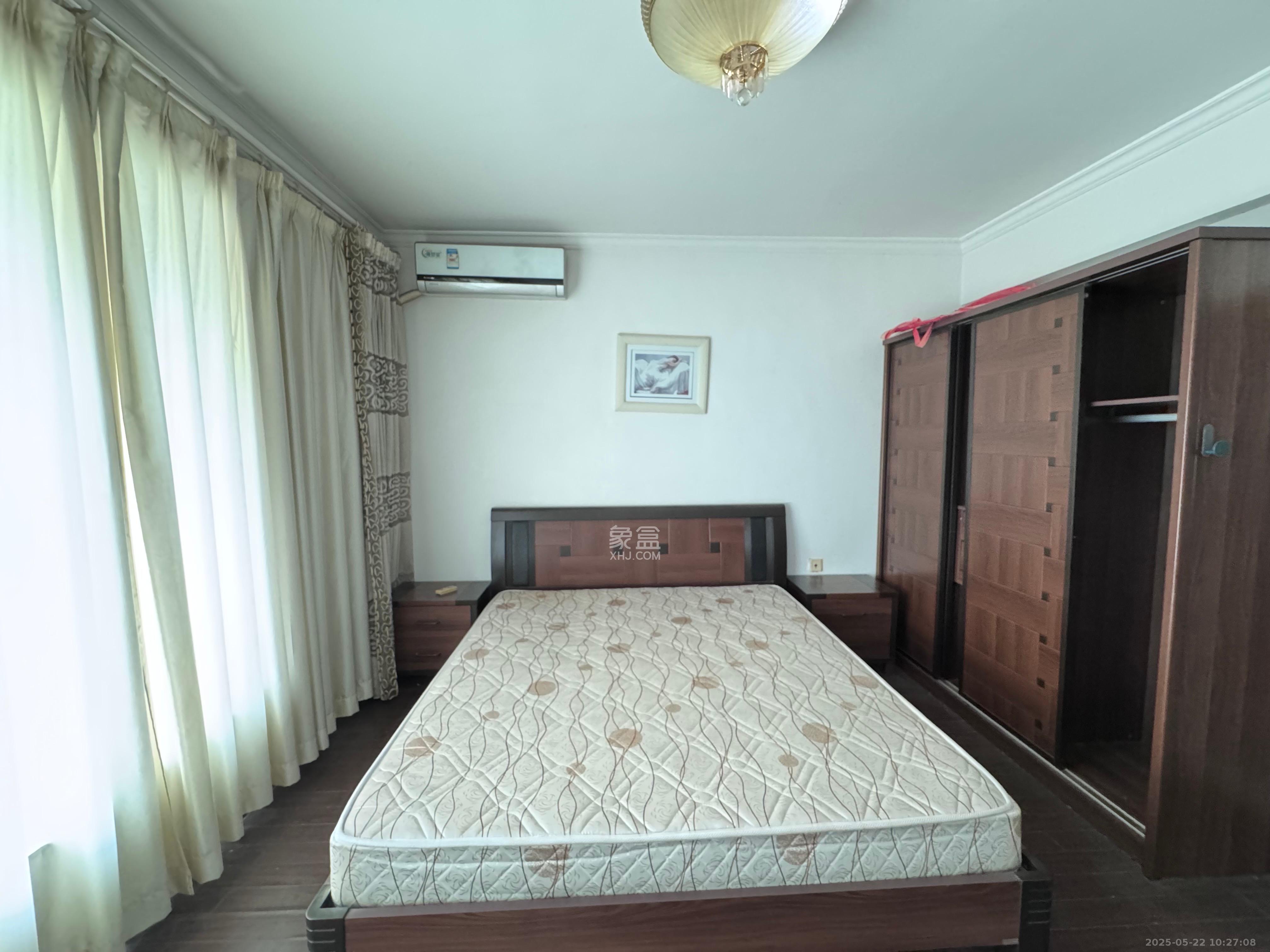 珠江花城一期桂苑  3室2厅2卫   2400.00元/月室内图