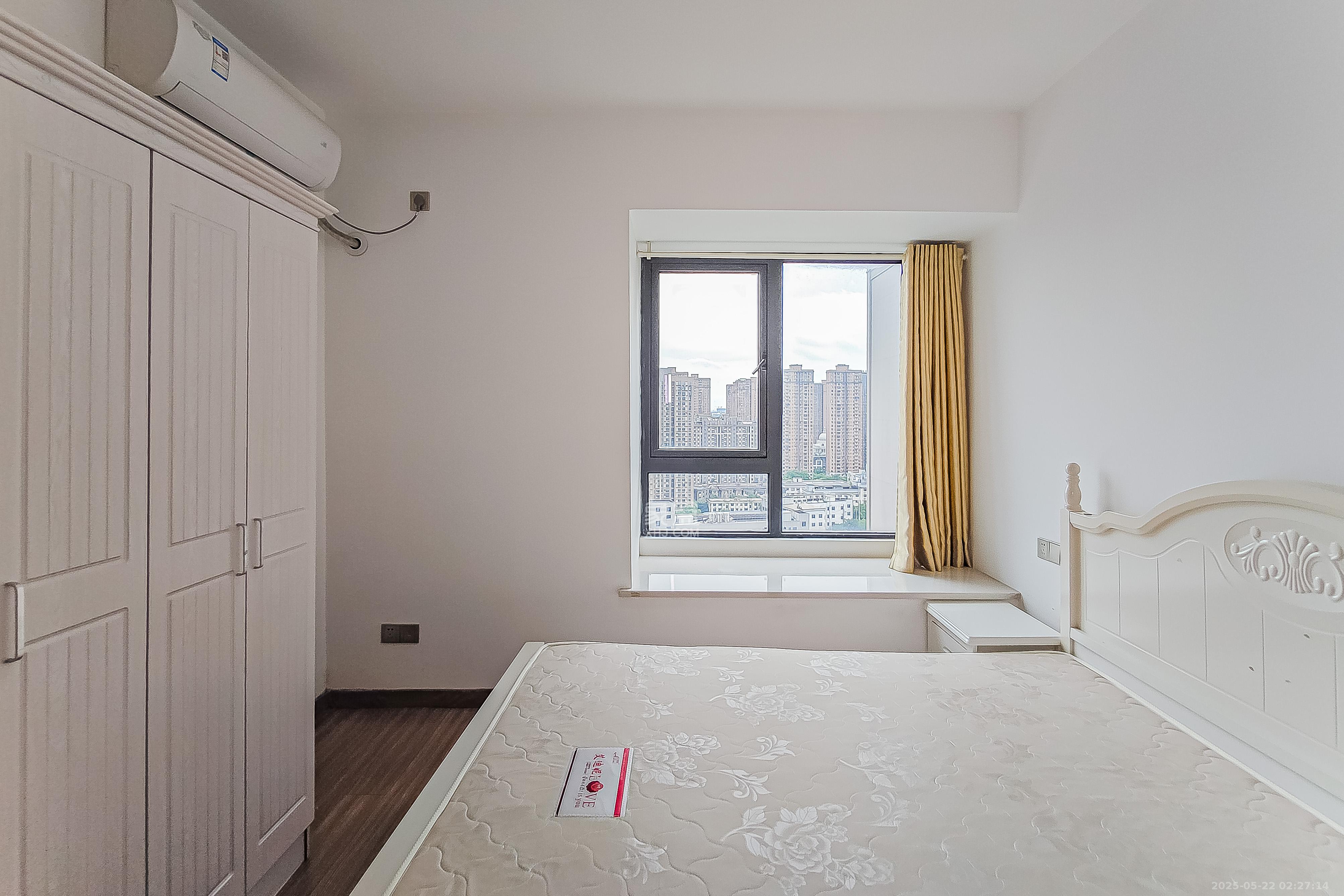 建发中央公园(建发美地) 3室2厅2卫 135.0万 建发中央公园(建发美地) 3室2厅2卫 135.0万卧室