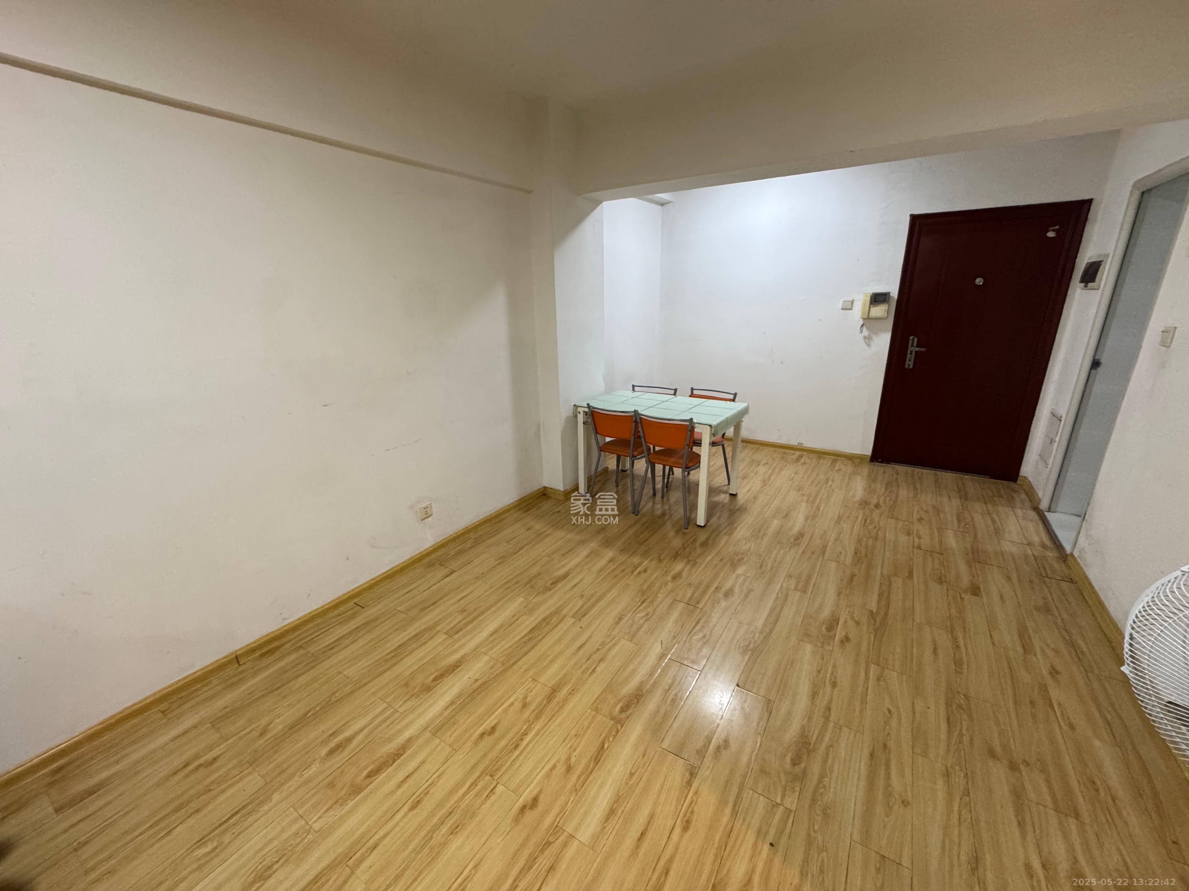 新长海广场  1室1厅1卫   1700.00元/月室内图