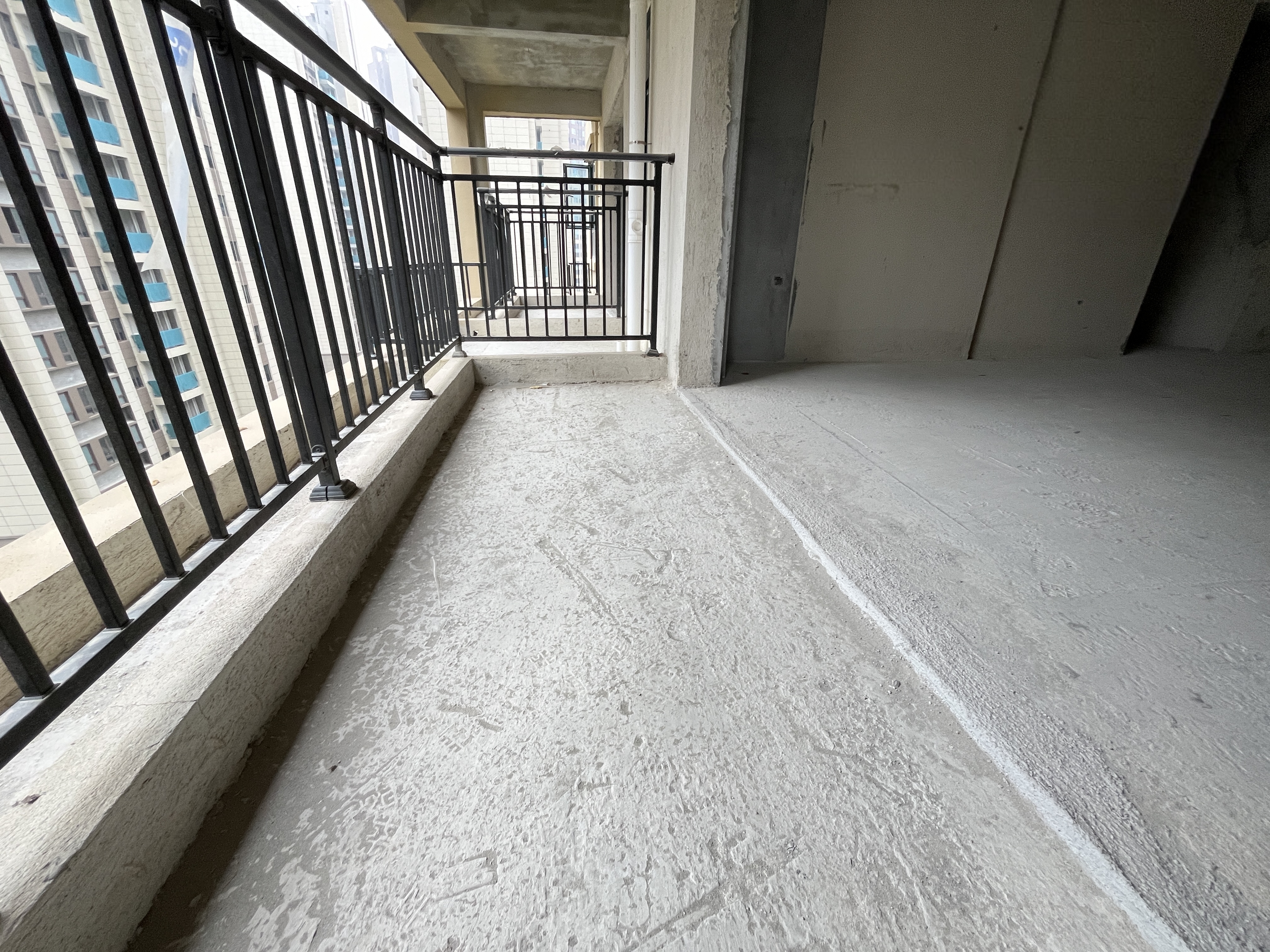 鹏泰天麓 1室0厅0卫 99.8万 鹏泰天麓 1室0厅0卫 99.8万客厅