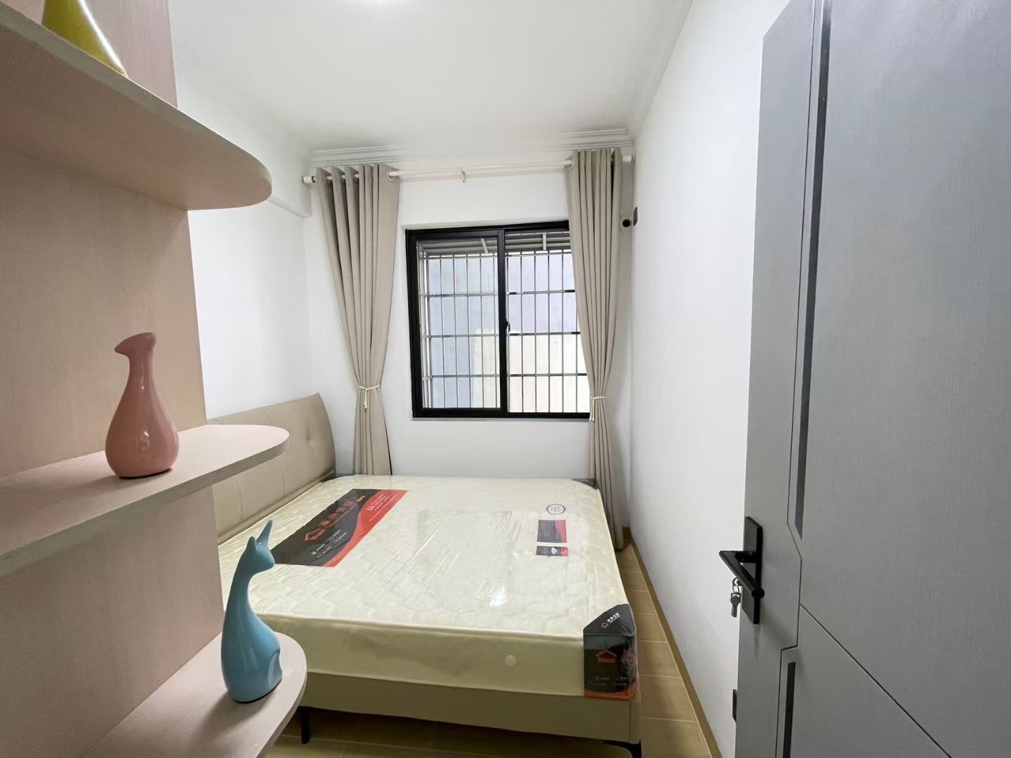 滨江花园(青年路)  2室2厅1卫    79.0万 滨江花园(青年路)  2室2厅1卫    79.0万客厅